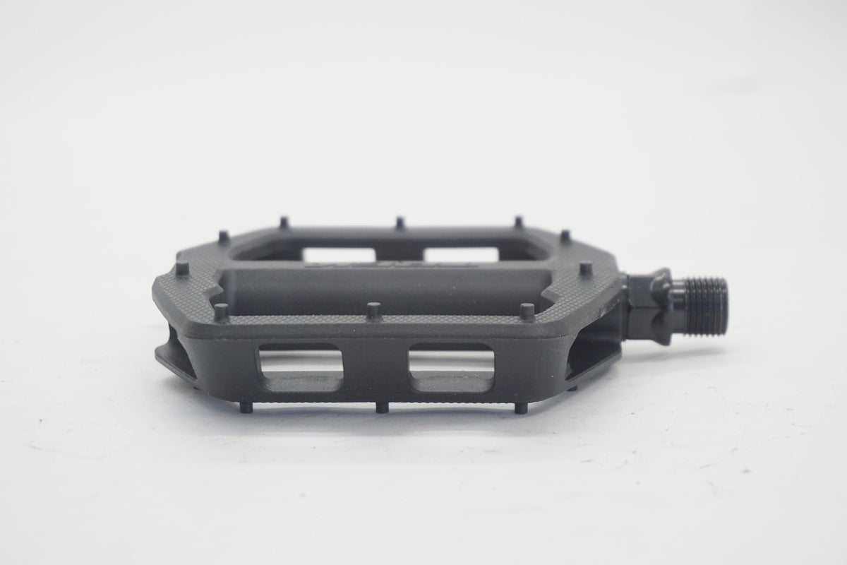 TREK「トレック」 LINE COMP  フラットペダル/ 京都八幡店