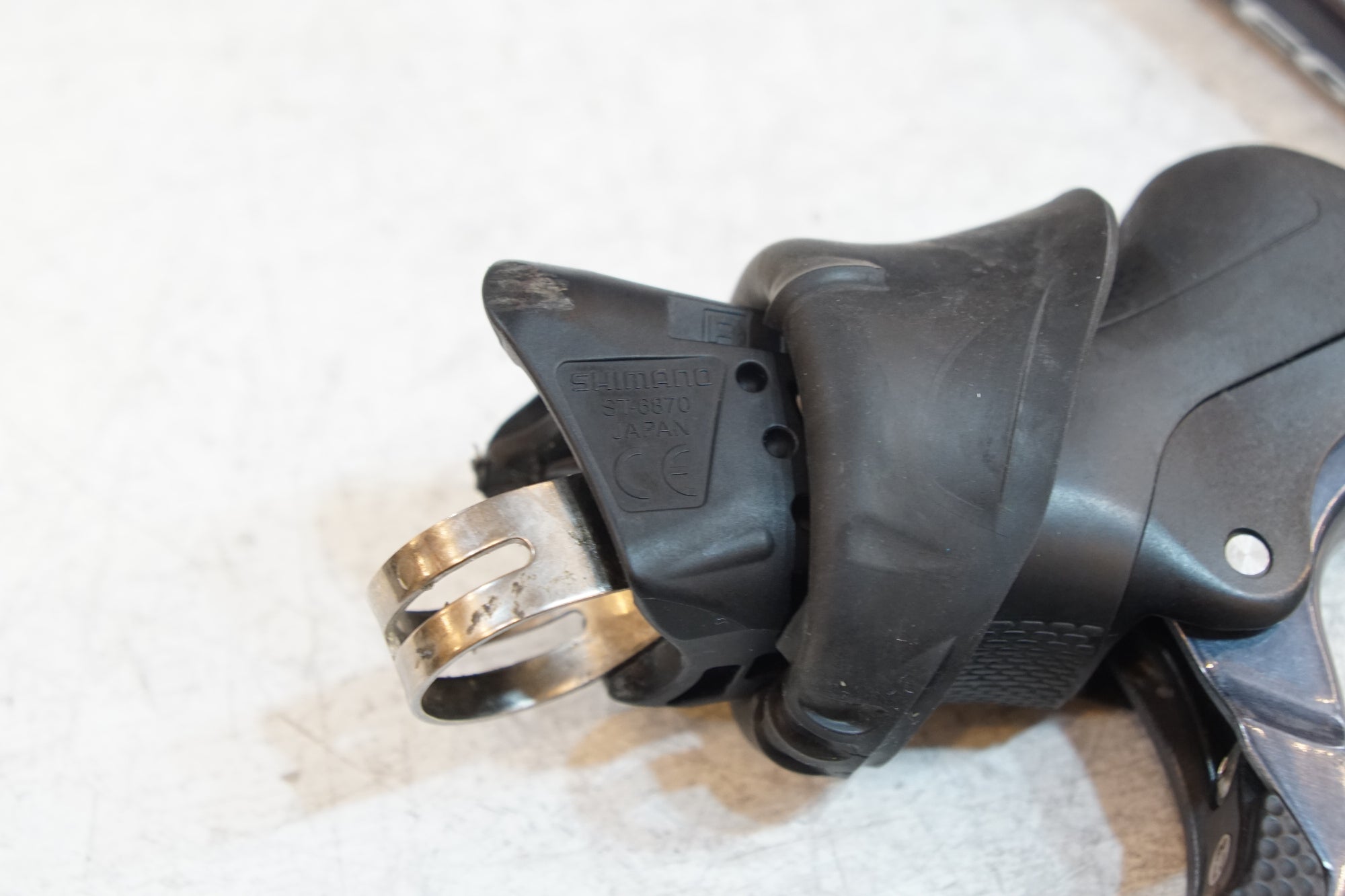 SHIMANO 「シマノ」 ULTEGRA Di2 ST-6870 デュアルコントロールレバー / バイチャリ浦和ベース