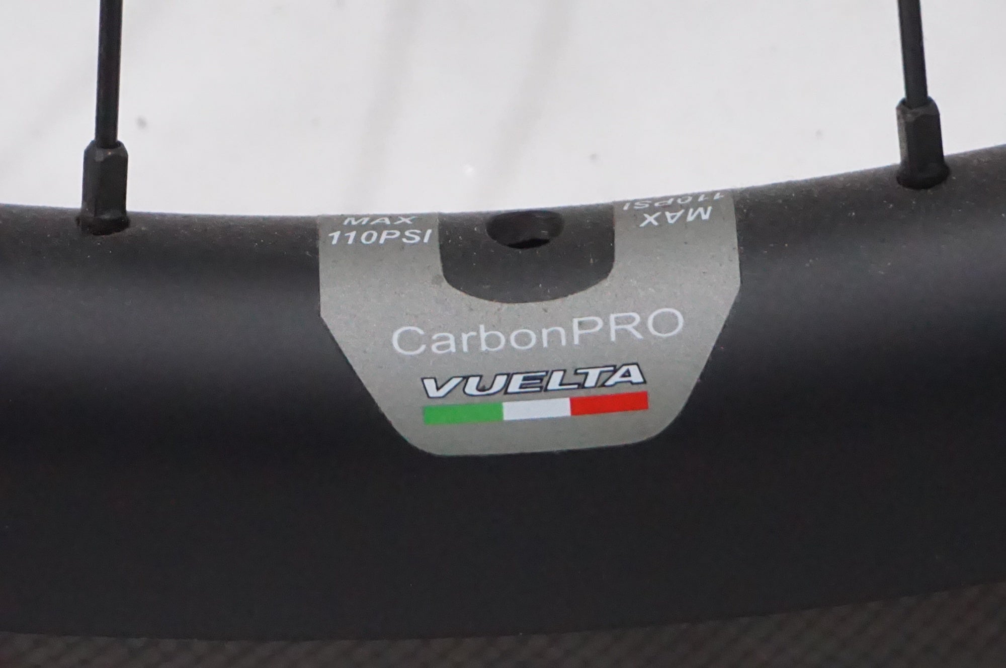 VUELTA 「ヴエルタ」 Carbon Pro VX2 ホイールセット / AKIBA店