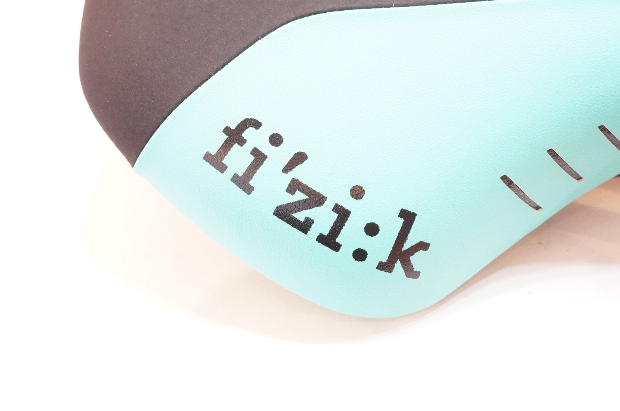 FIZIK 「フィジーク」 ANTARES R7 サドル / バイチャリ浦和ベース