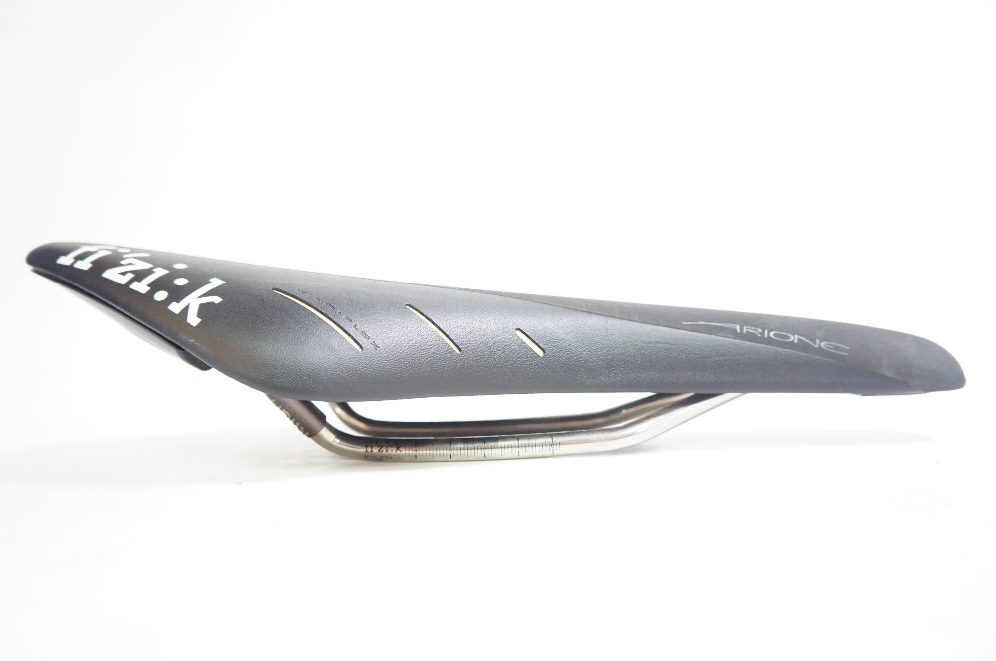 FIZIK 「フィジーク」 ARIONE R5 サドル / 熊谷本店