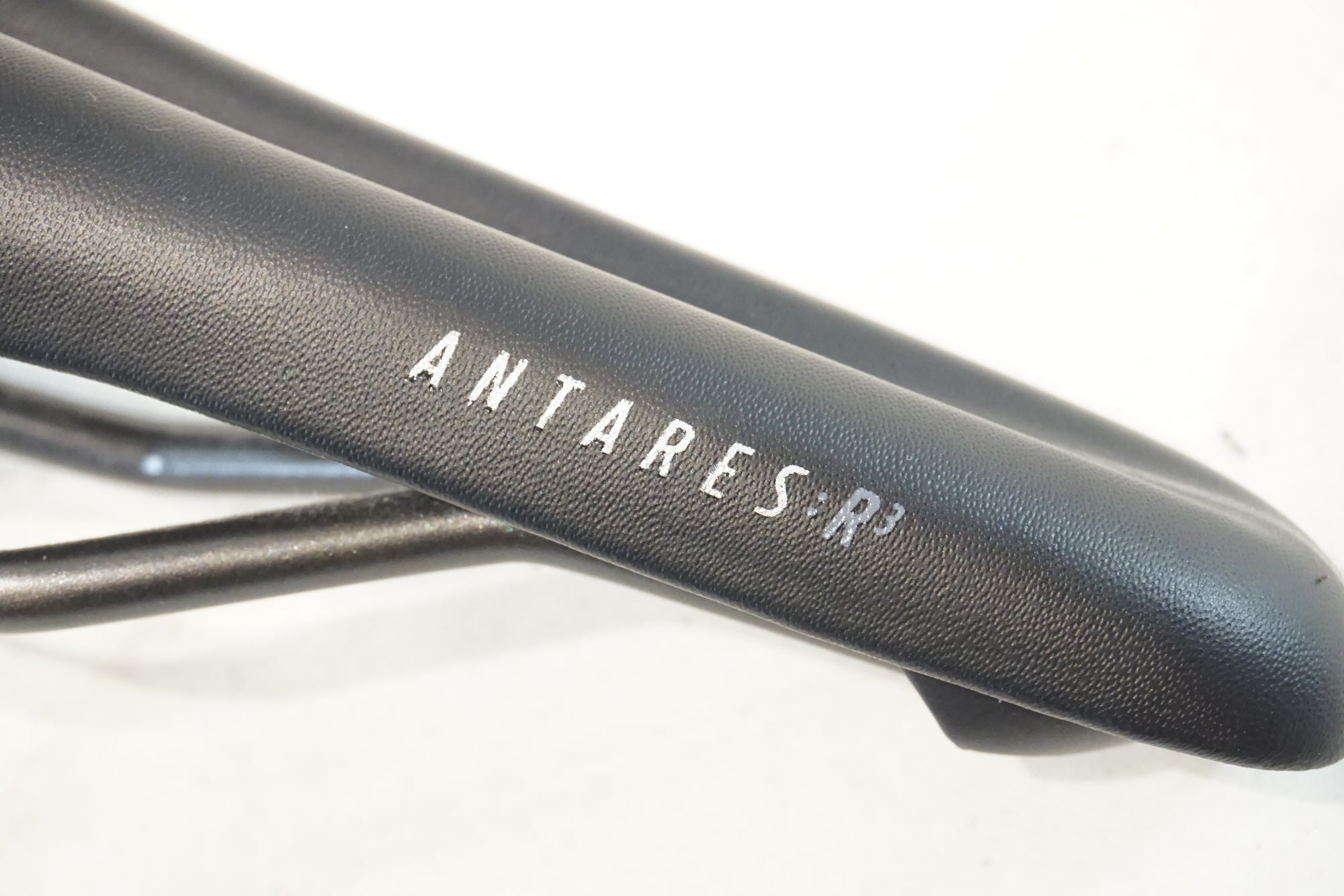 FIZIK 「フィジーク」 ANTARES R3 OPEN KIUMレール サドル / 横浜戸塚店