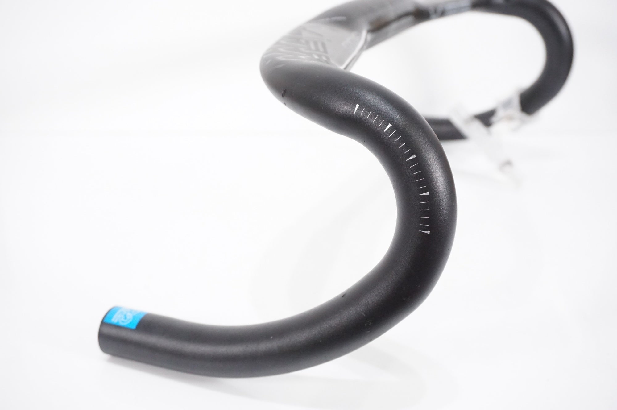 SHIMANO 「シマノ」 PRO VIBE AERO PURSUIT φ31.8 360mm ハンドル