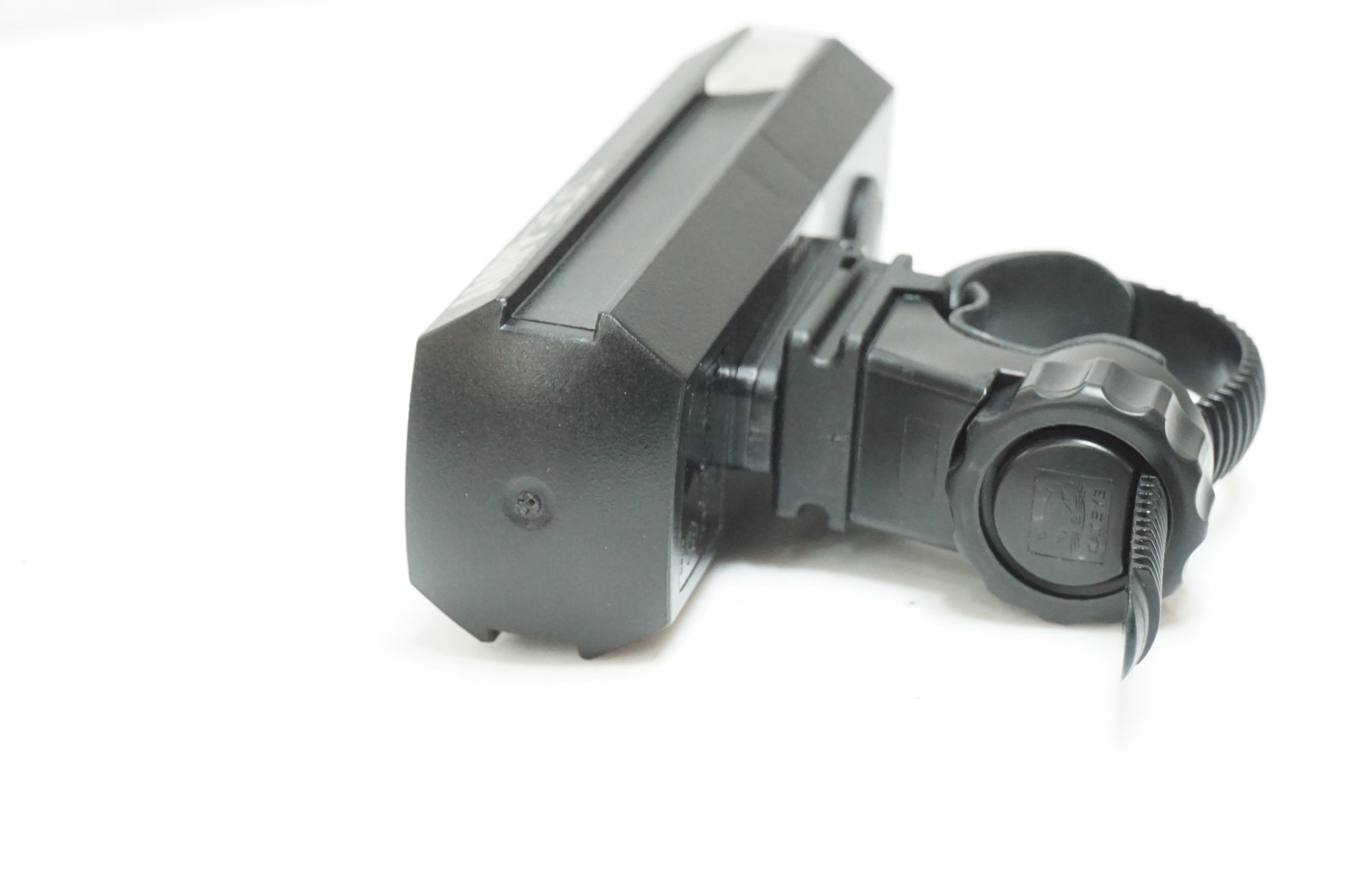 CATEYE 「キャットアイ」 AMPP300 フロントライト / 大宮店