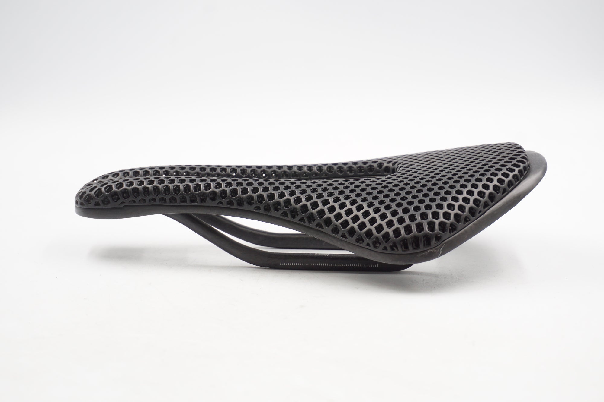 RYET 「リーエト」 AIRCODE 3D サドル / 奈良店