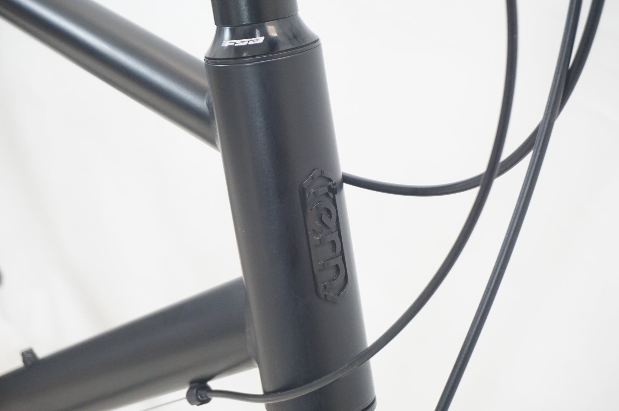 TERN 「ターン」 CREST 2026年モデル 20インチ ミニベロ / 福岡店