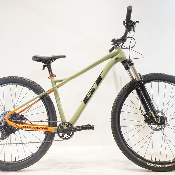 GT 「ジーティー」 AVALANCHE ELITE 2022年モデル マウンテンバイク
