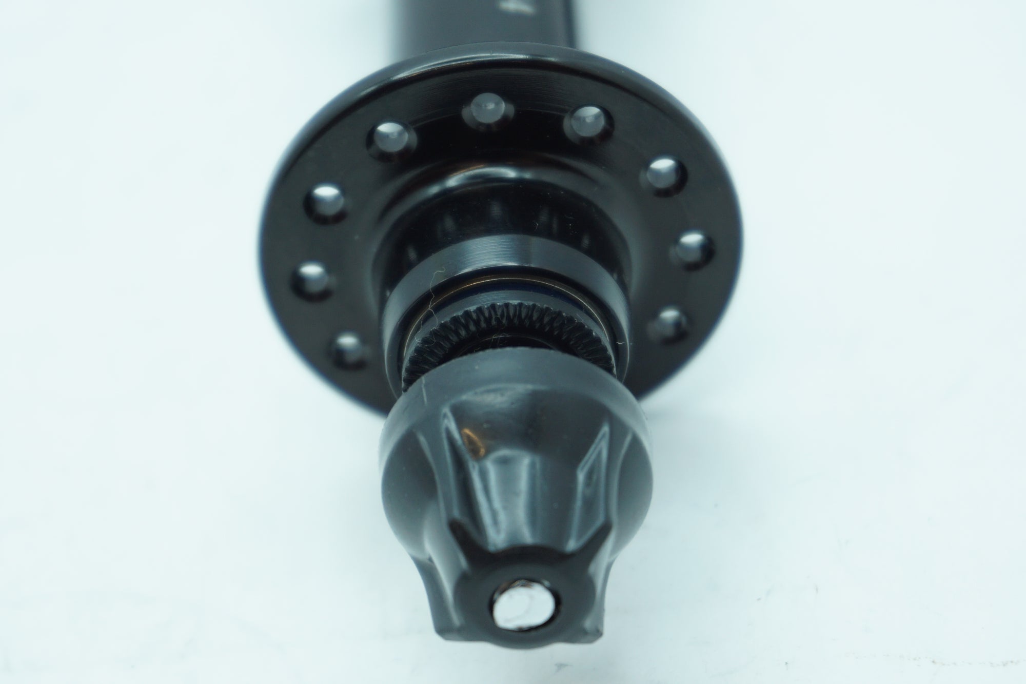 AMERICAN CLASSIC 「アメリカンクラシック」 フロントハブ / 有明