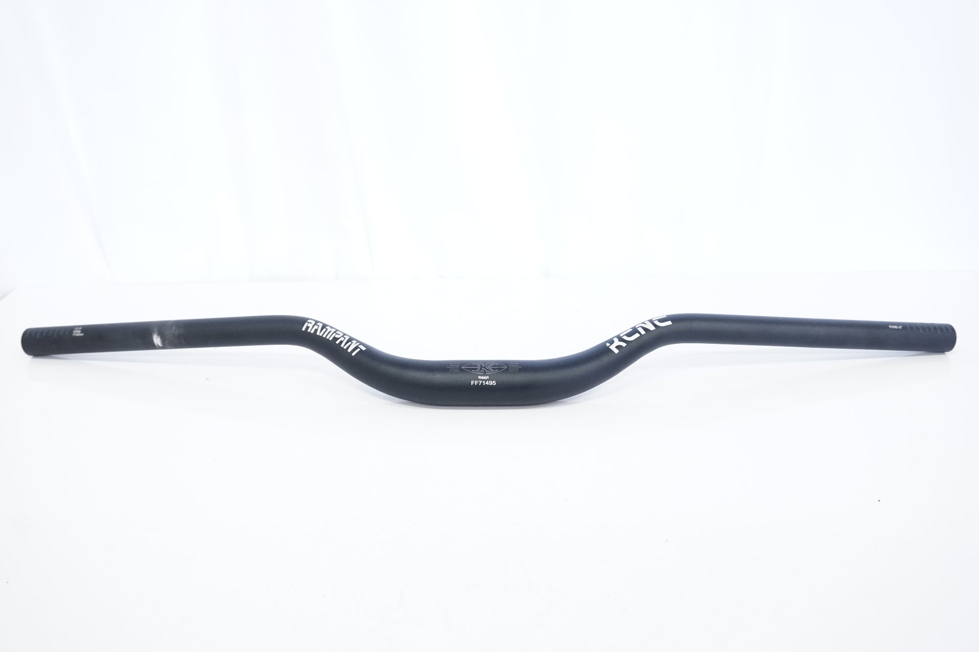 KCNC 「ケーシーエヌシー」 RAMPANT φ31.8 710mm ハンドル / 浜松店