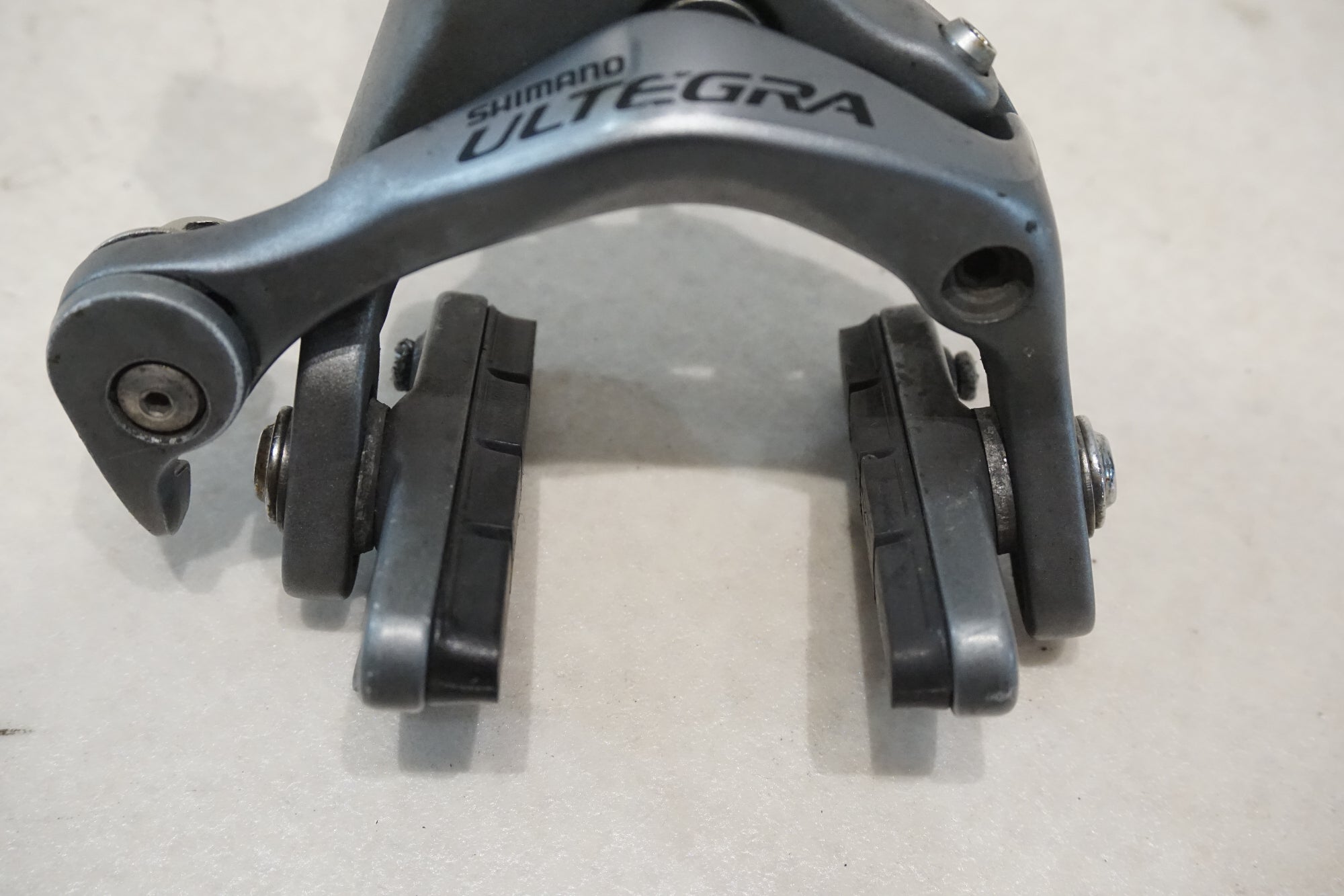 SHIMANO ULTEGRA BR-6700 リムブレーキキャリパー前後セット SHIMANO 「シマノ」 ULTEGRA BR-6700 キャリパーブレーキセット / 大阪