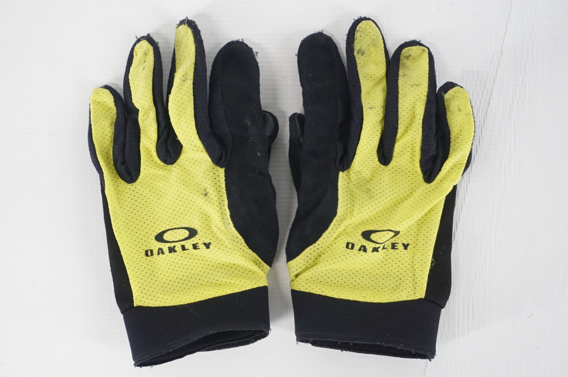 OAKLEY 「オークリー」 Mサイズ サイクルグローブ / 阪急塚口店