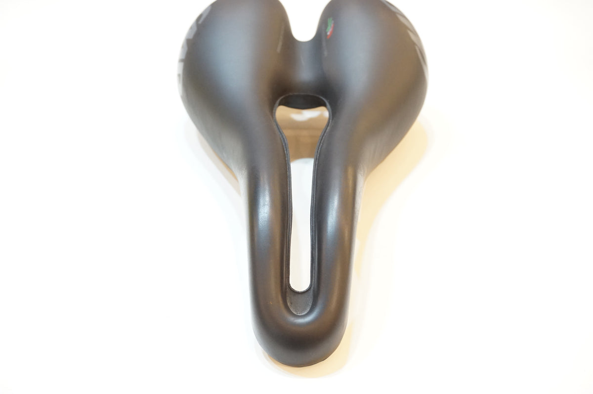 SELLE SMP 「セラエスエムピー」 TRK Mサイズ 160mm サドル / 浦和ベース