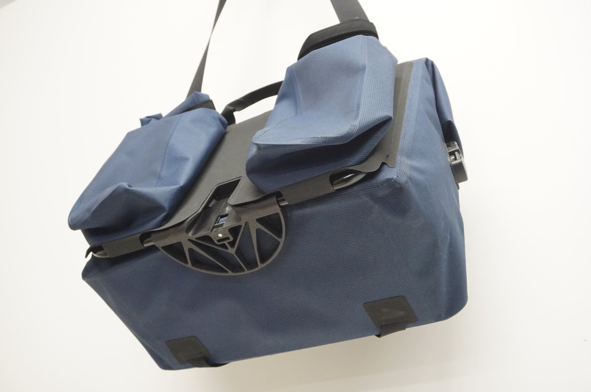 BROMPTON 「ブロンプトン」 ROLL TOP WATERPROOF BAG フロントバッグ / 福岡店