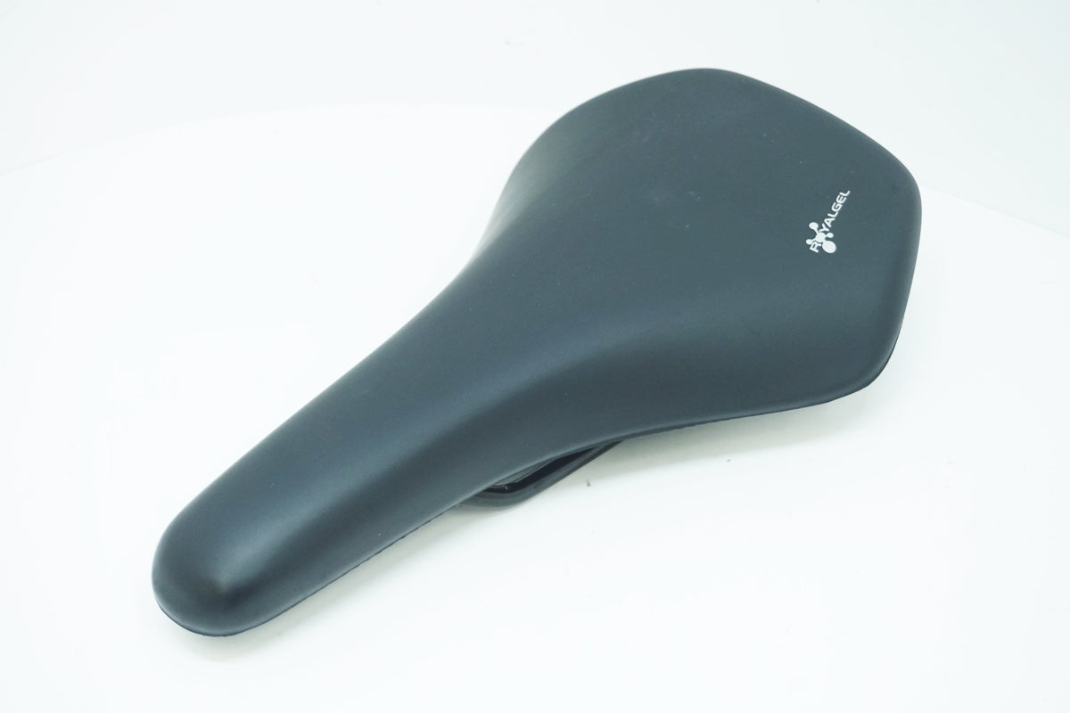 SELLE ROYAL 「セラロイヤル」 ESSENZA サドル / 大阪美原北インター店