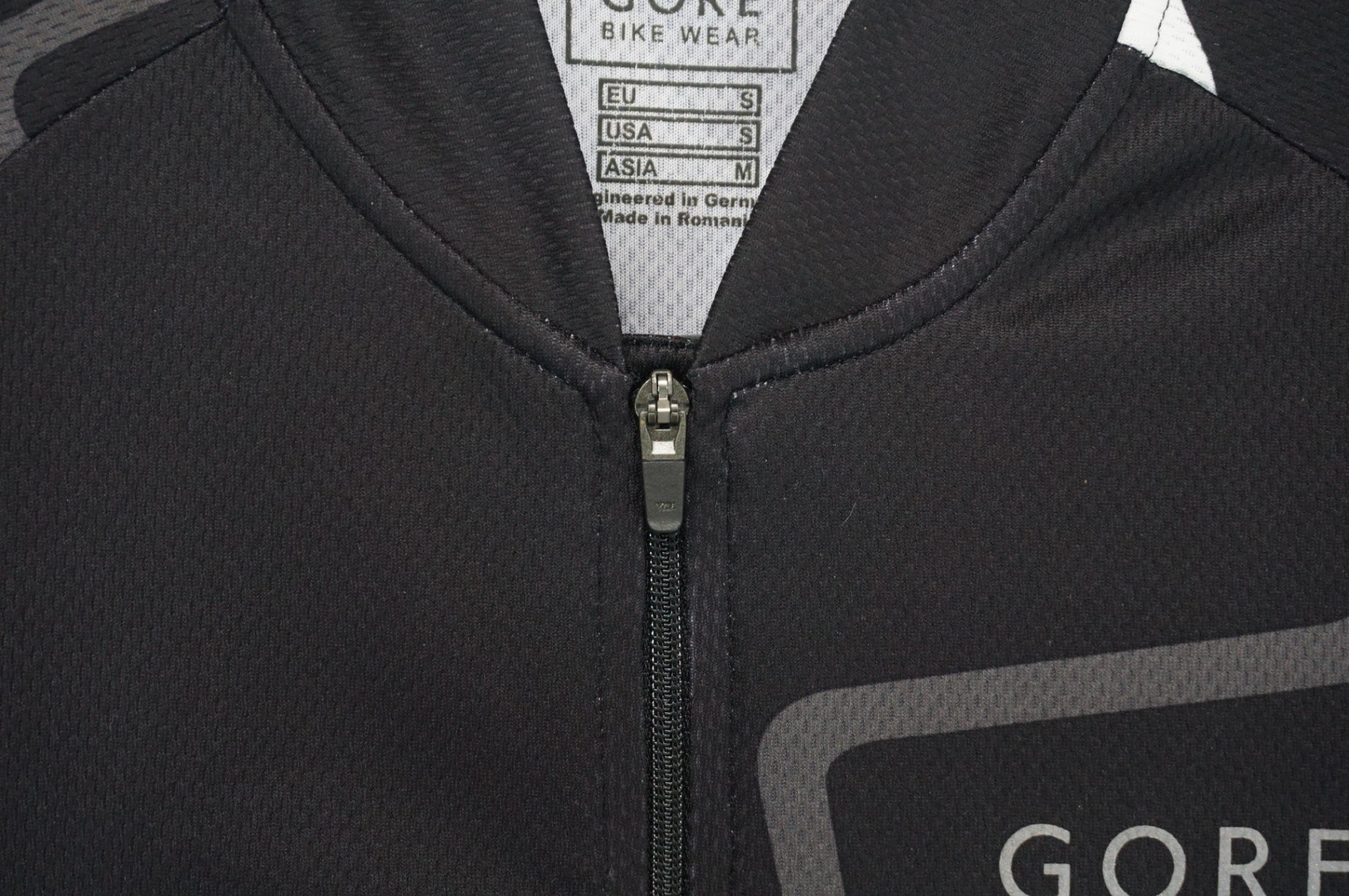 GORE WEAR 「ゴアウェア」 Mサイズ ジャージ / 阪急塚口店