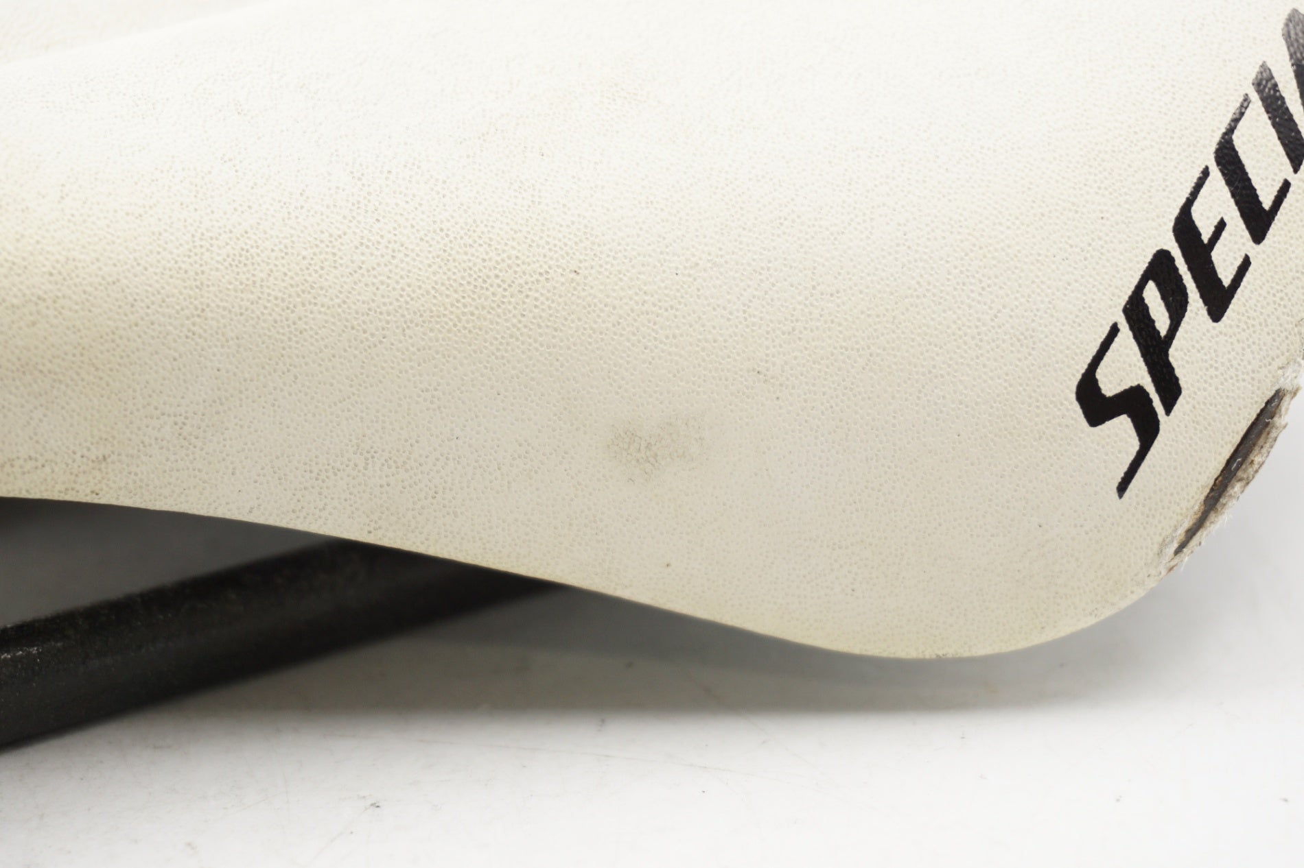 SPECIALIZED 「スペシャライズド」 CHICANE サドル / 奈良店