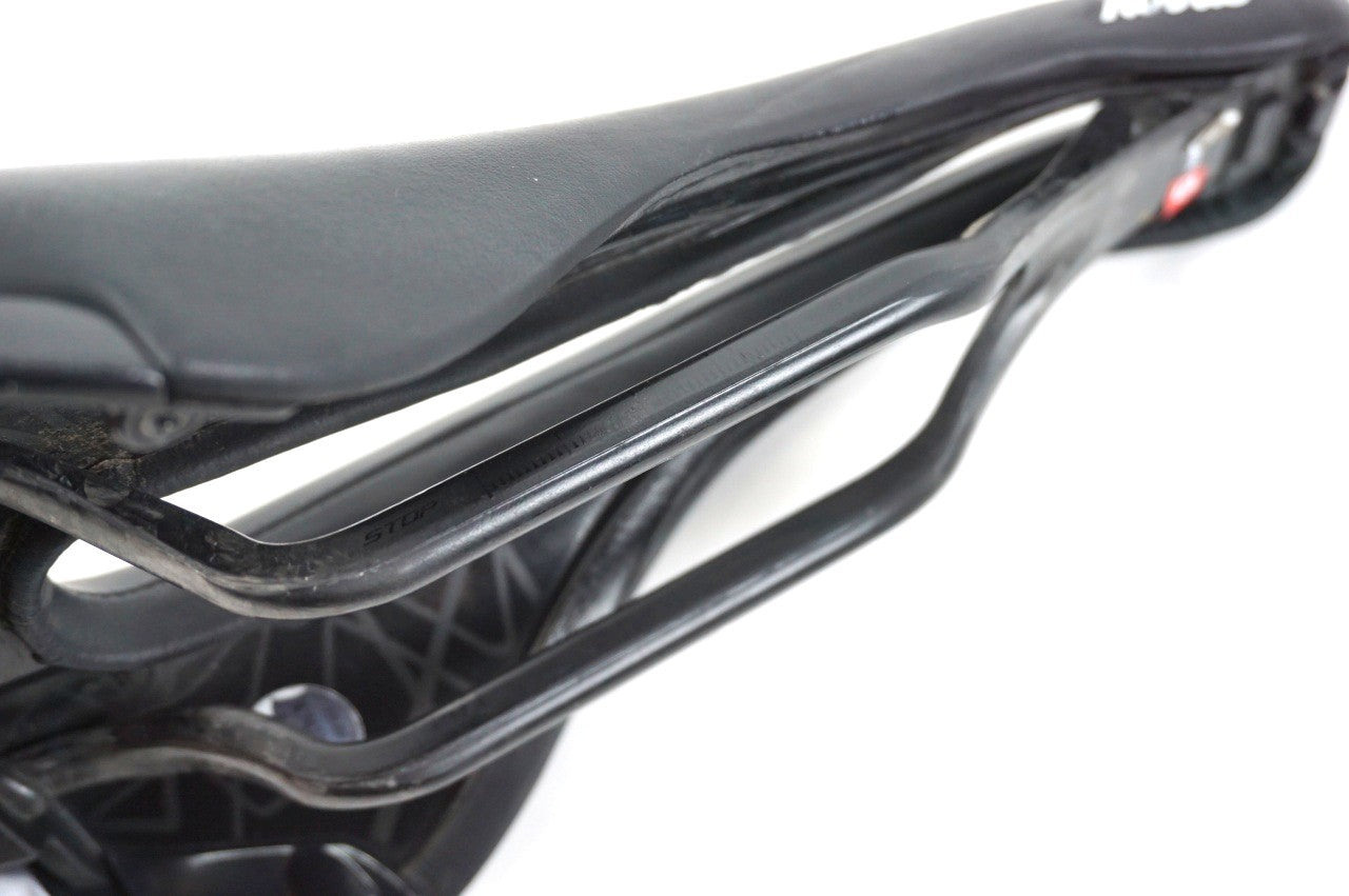 SELLE ITALIA 「セライタリア」 NOVUS BOOST KIT CARBONIO SUPERFLOW サドル / 川越店