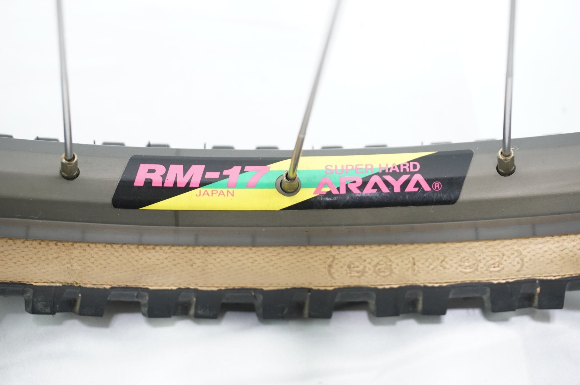 SHIMANO 「シマノ」 DEORE XT（FH-M732 HB-M730）/ ARAYA RM-17 SUPER