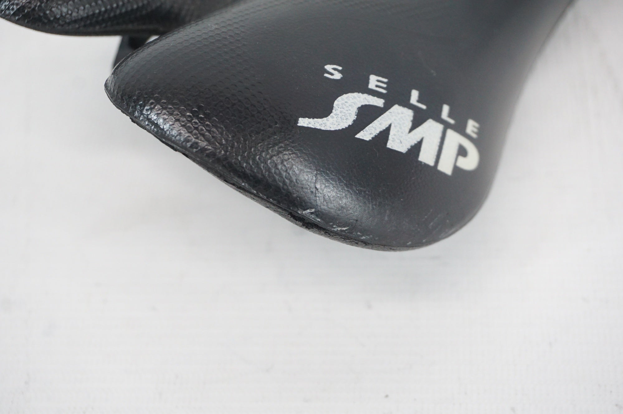 SELLE SMP 「セッレエスエムピー」  HELL サドル / 阪急塚口店