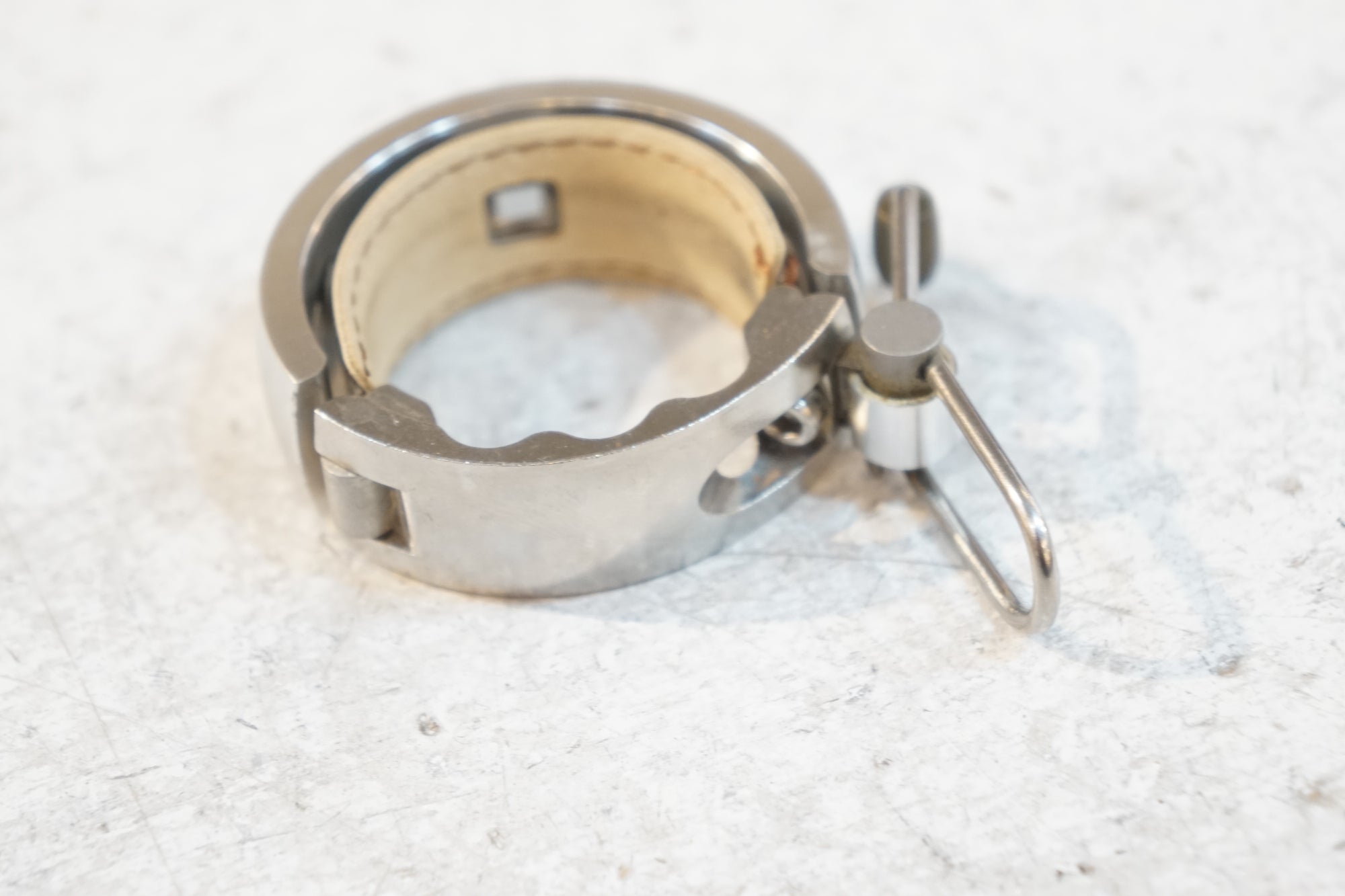 KNOG 「ノグ」 Oi LUXE LARGE ベル &frasl; バイチャリ浦和ベース