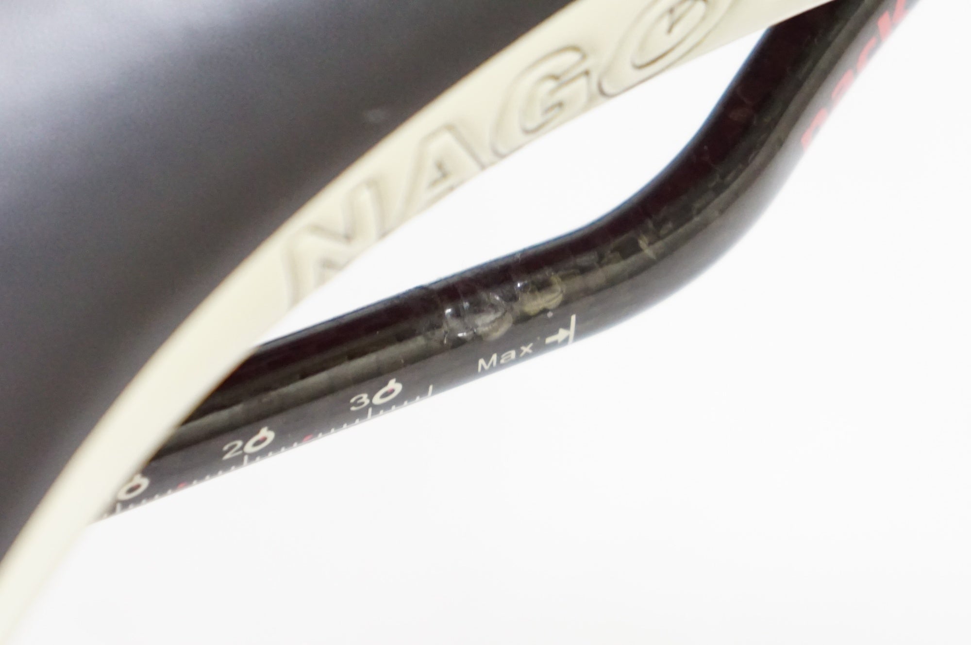 PROLOGO 「プロロゴ」 NAGO EVO TRI 40 NACK サドル / 熊谷本店