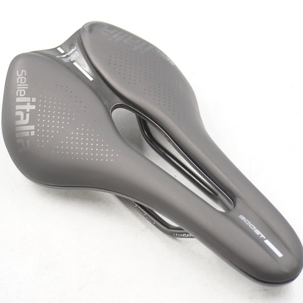 SELLE ITALIA 「セライタリア」 NOVUS BOOST EVO サドル / 奈良店
