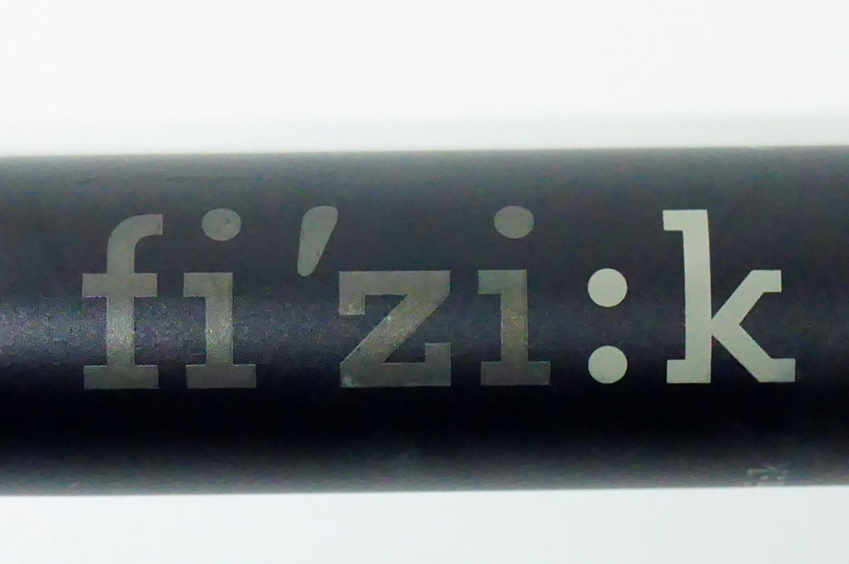 FIZIK 「フィジーク」 CYRANO φ27.2 330mm シートポスト / 名古屋大須店