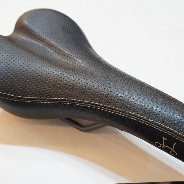 アクティブサドル 楽天市場】SELLE SMP EXTRA サドル 自転車 穴あきサドル お尻