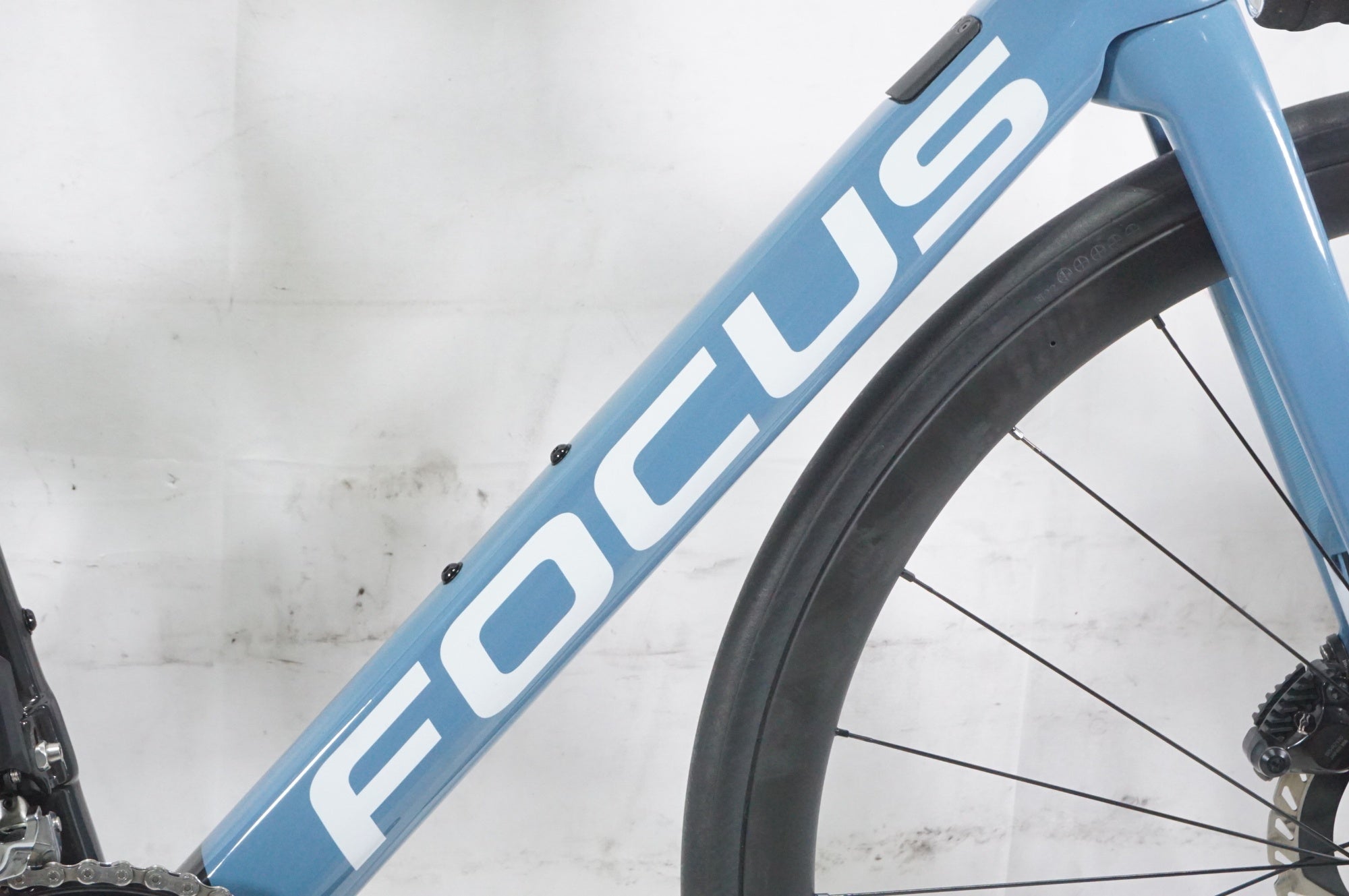 The aero road bike for all ambitions: FOCUS IZALCO MAX