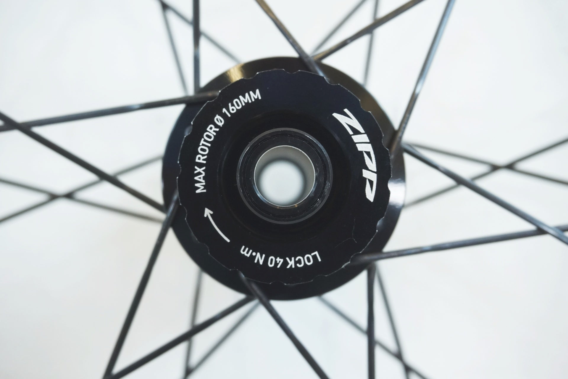 ZIPP 「ジップ」 303S DISC シマノ11速 ホイールセット / 有明ガーデン