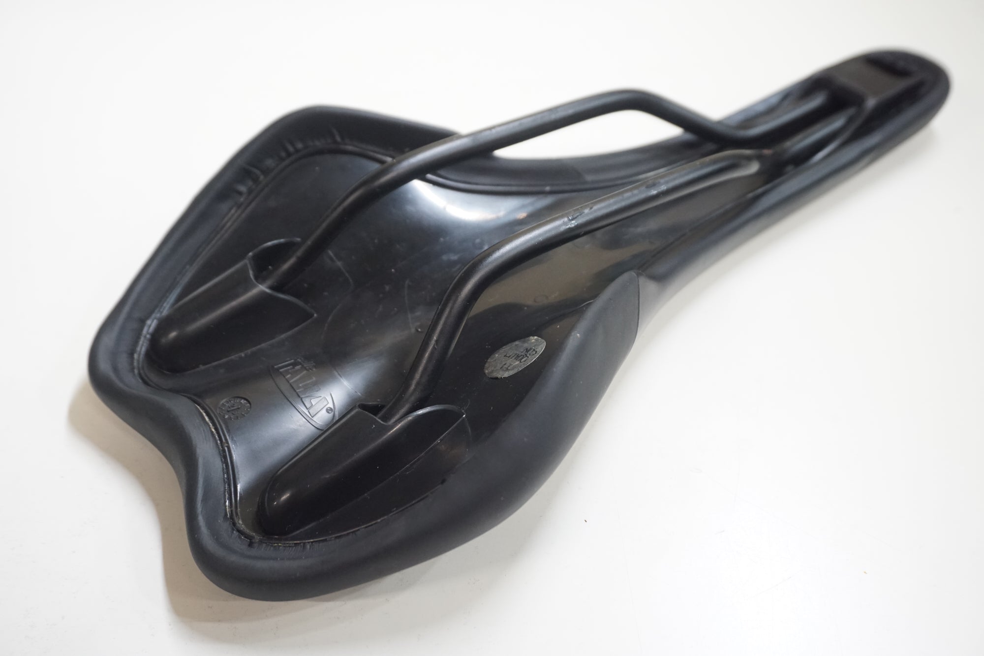 SELLE ITALIA 「セラ イタリア」 X3 サドル / 大宮店