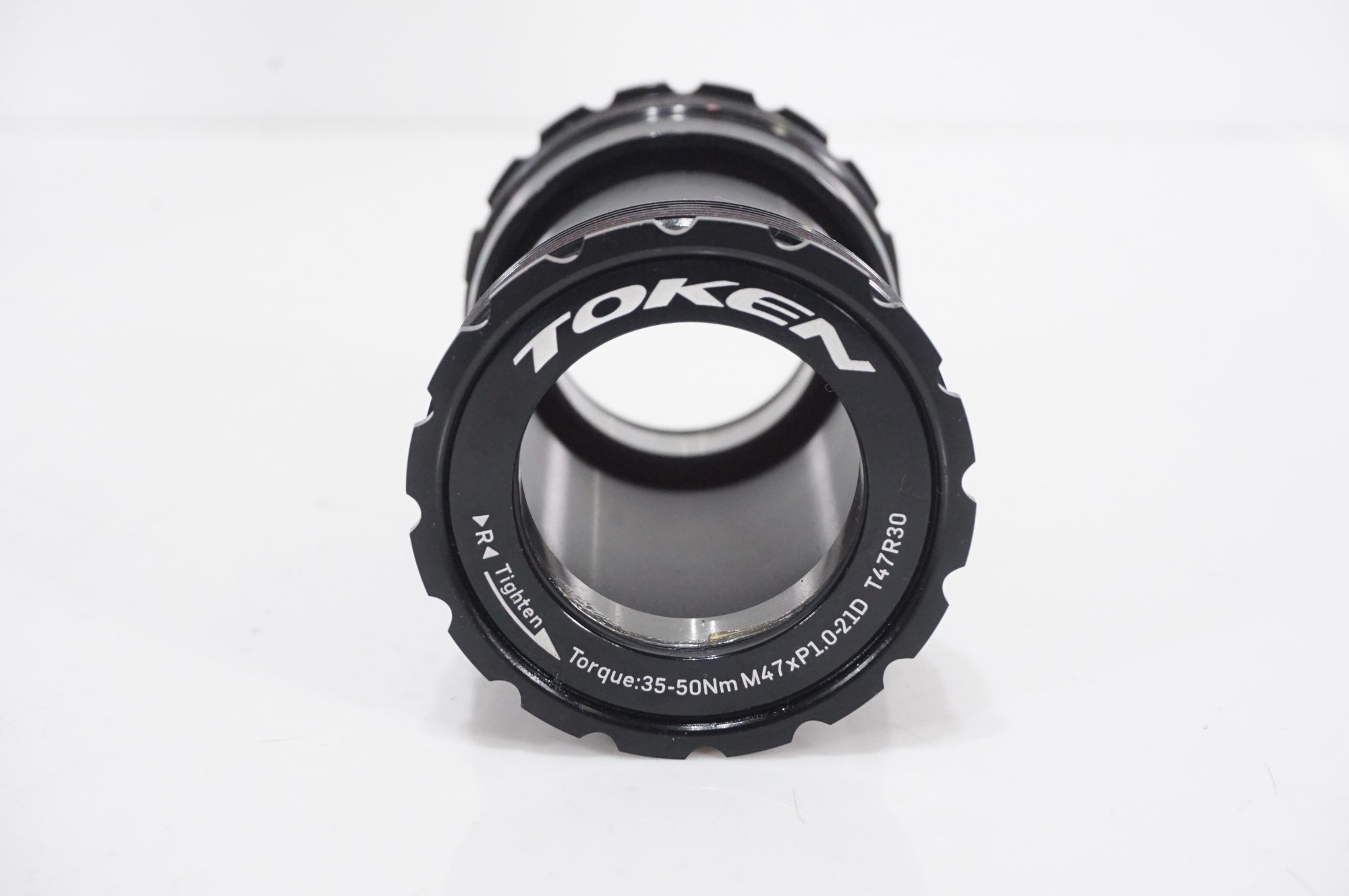 TOKEN 「トーケン」 T47R30 ボトムブラケット / AKIBA店
