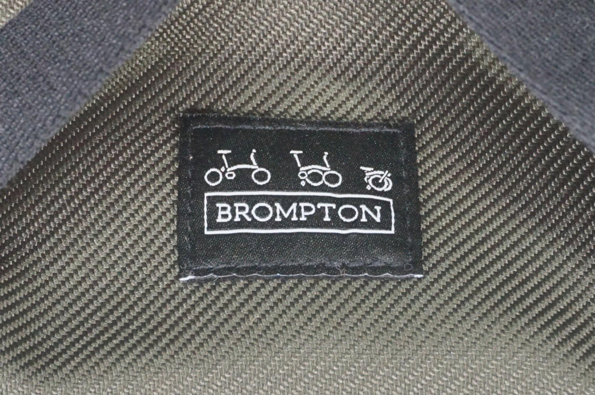 BROMPTON 「ブロンプトン」 BOROUGH BAG WITH FRAME 14L フロントバッグ / AKIBA店