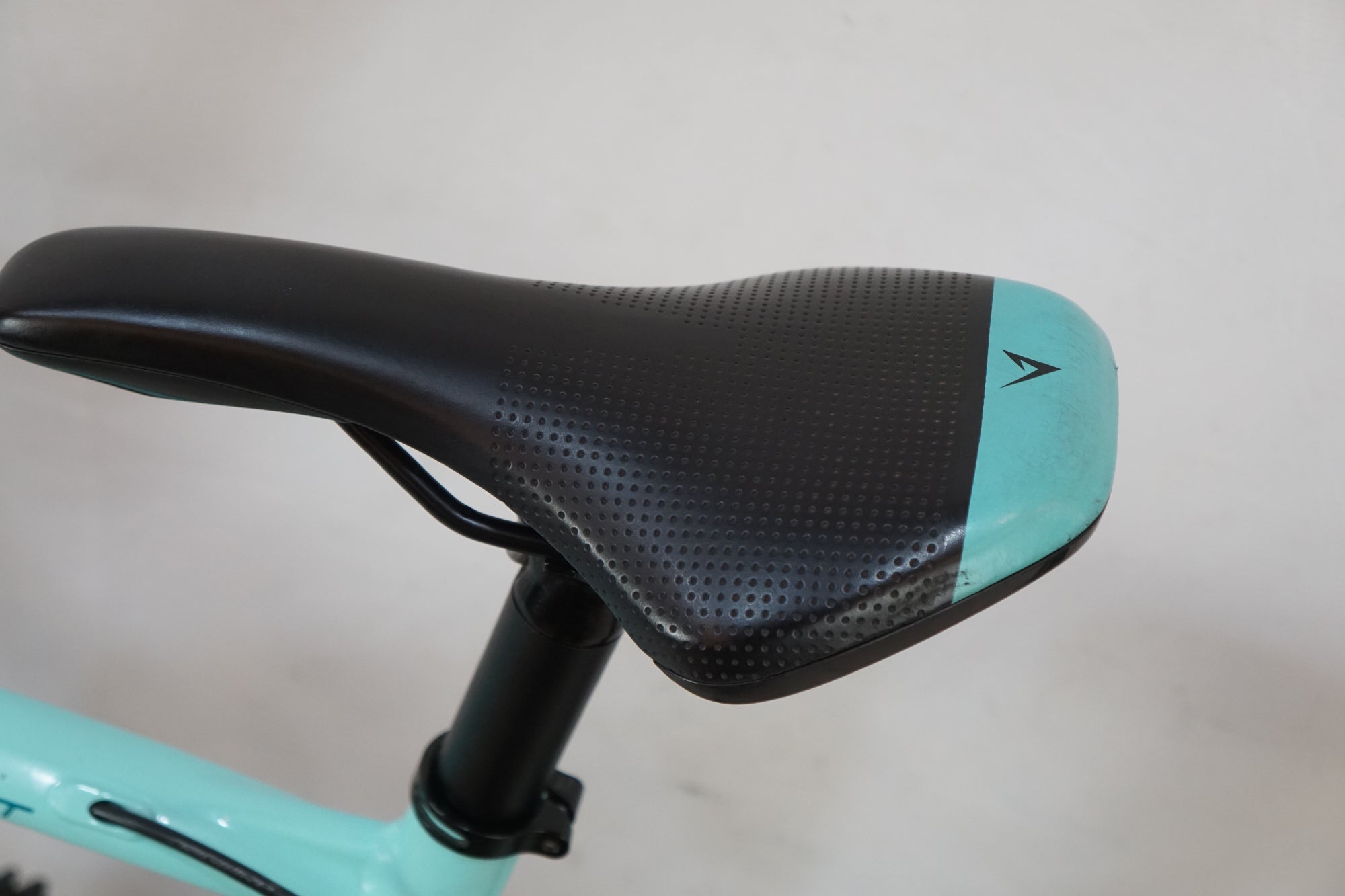 BIANCHI 「ビアンキ」 C SPORT 1 2022年モデル クロスバイク / バイチャリ浦和ベース