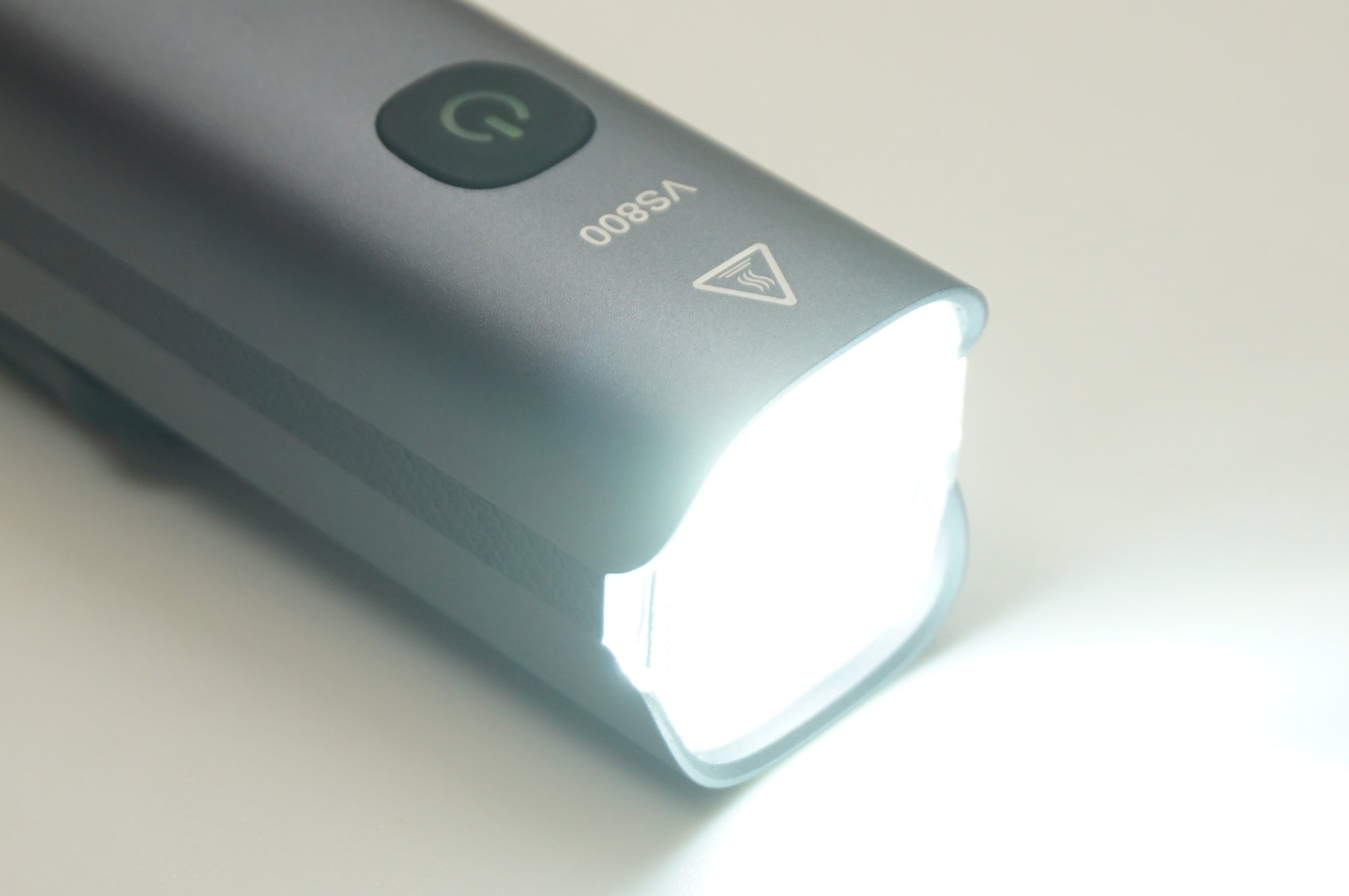 IGPSPORT 「アイジーピースポーツ」 VS800S フロントライト / 福岡店