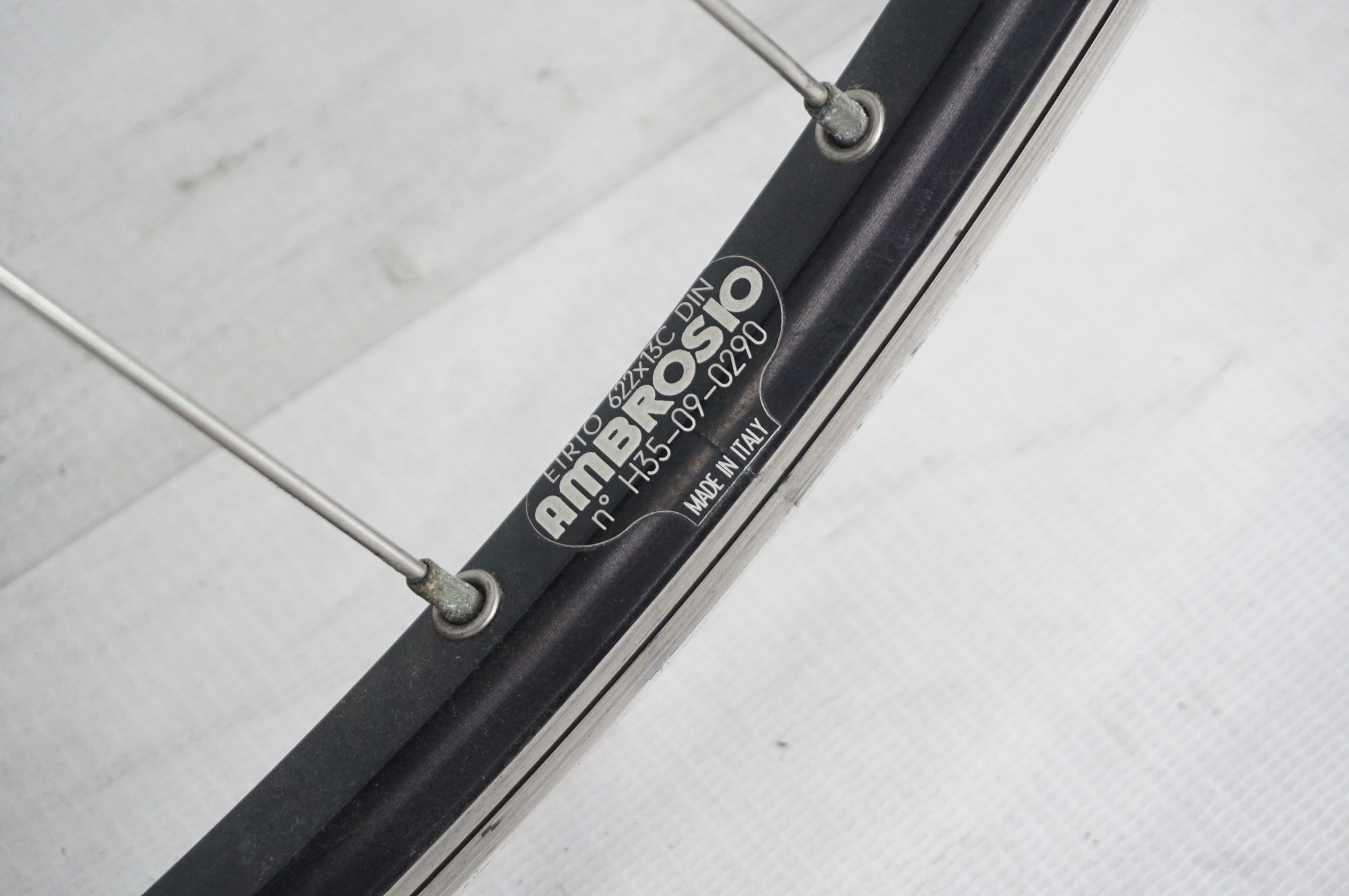 TNI 「ティーエヌアイ」 ハブ/AMBROSIO リム カンパフリー ホイールセット / 阪急塚口店