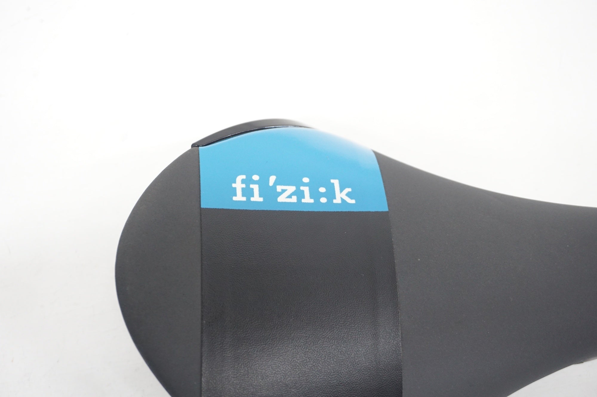 FIZIK 「フィジーク」 ALIANTE R3 サドル / 阪急塚口店