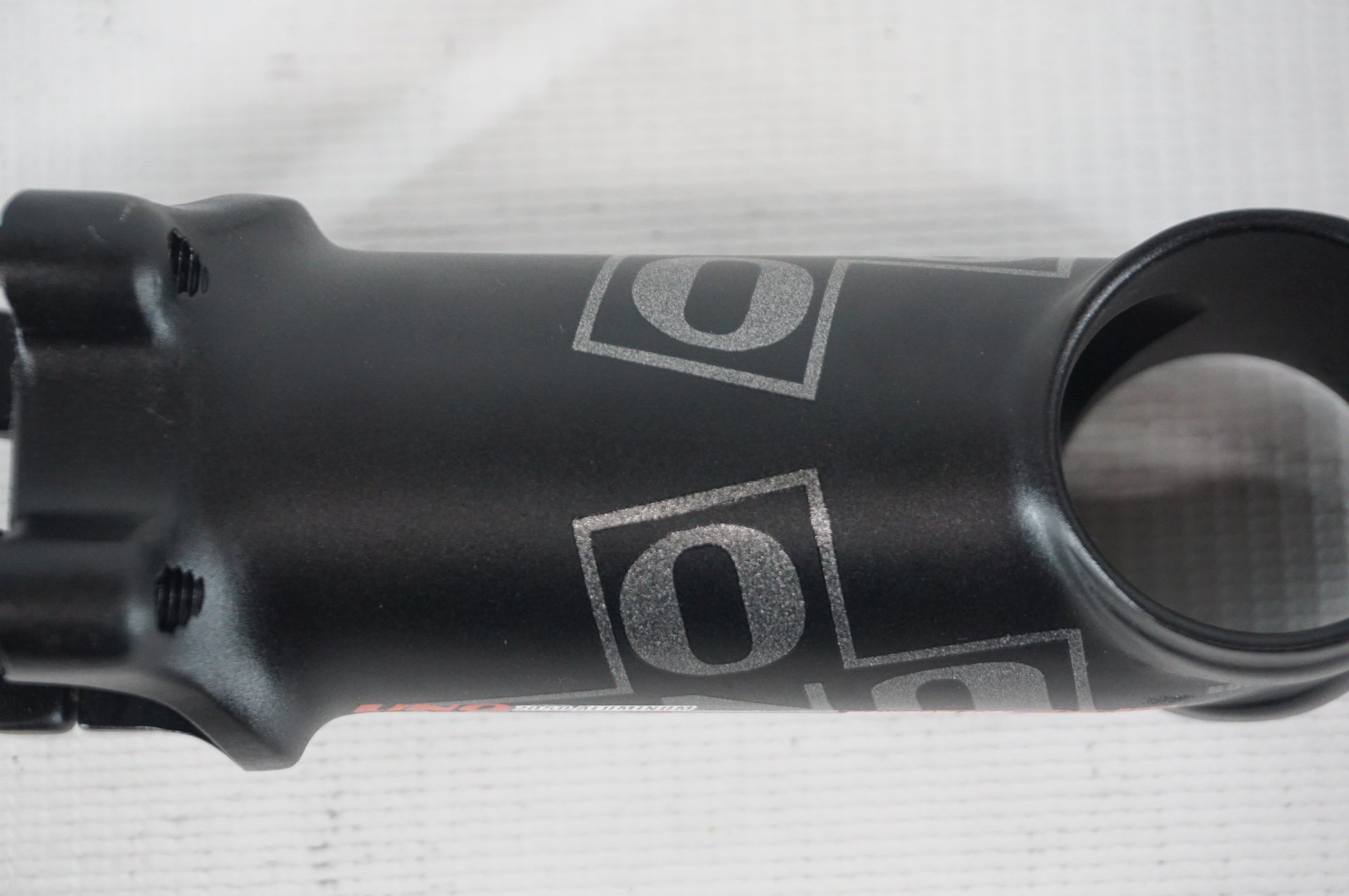 UNO 「ウノ」  Φ31.8 90mm ステム / 阪急塚口店