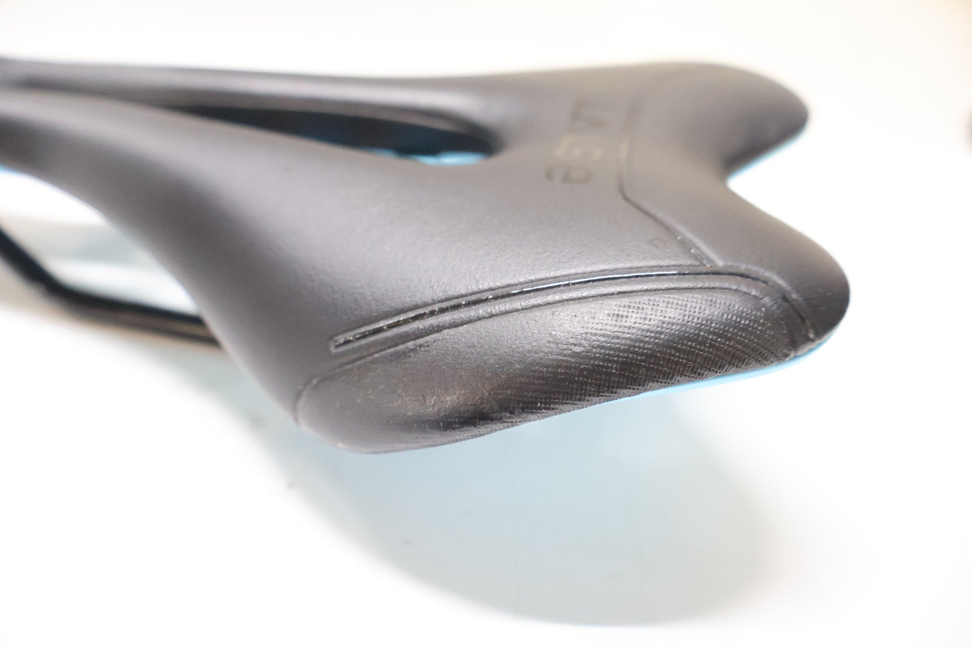 ASTVTE 「アスチュート」 SKYLINE VT サドル / 高知店