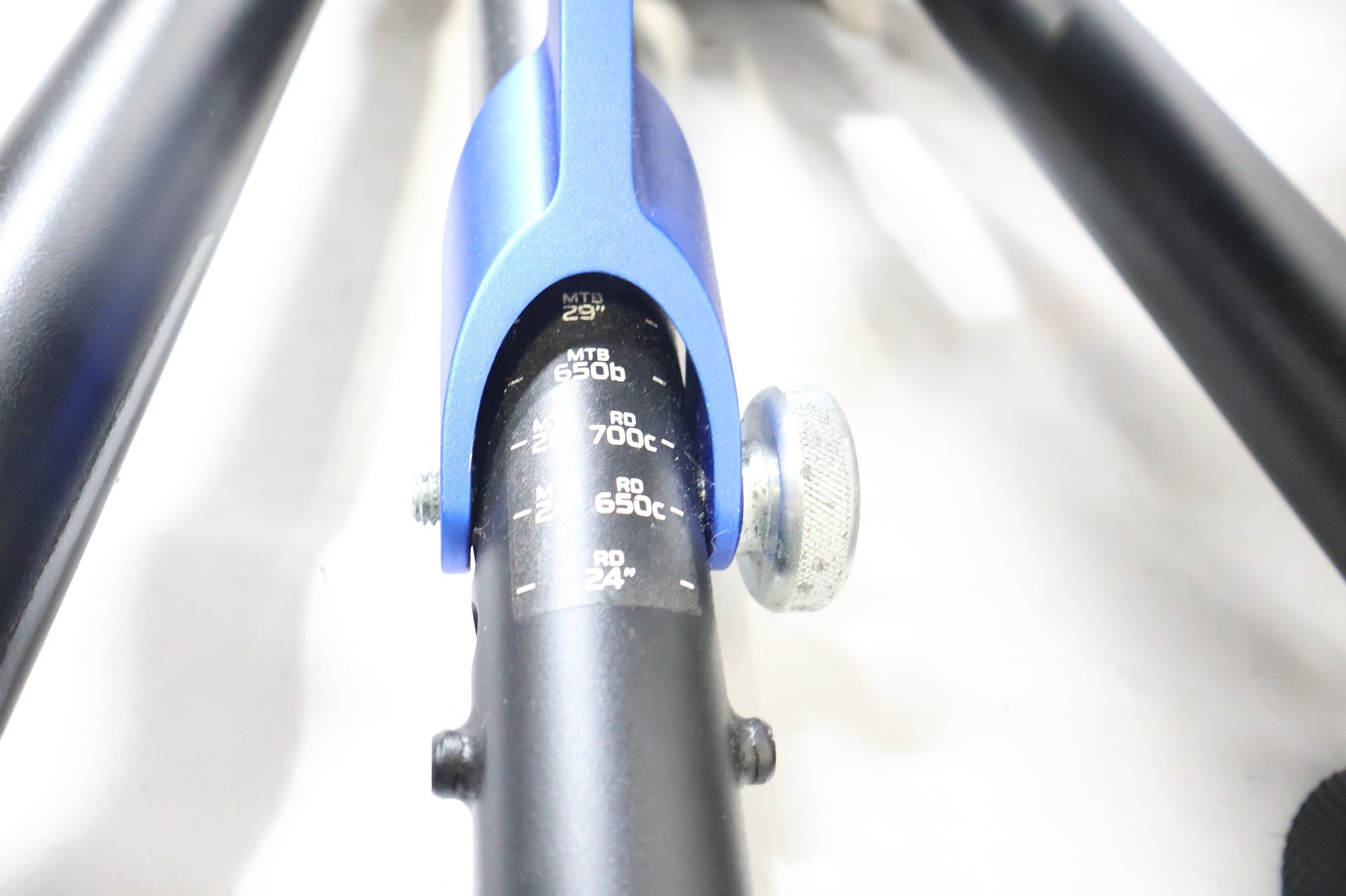WAHOO 「ワフー」 KICKR V5 サイクルトレーナー / 高知店
