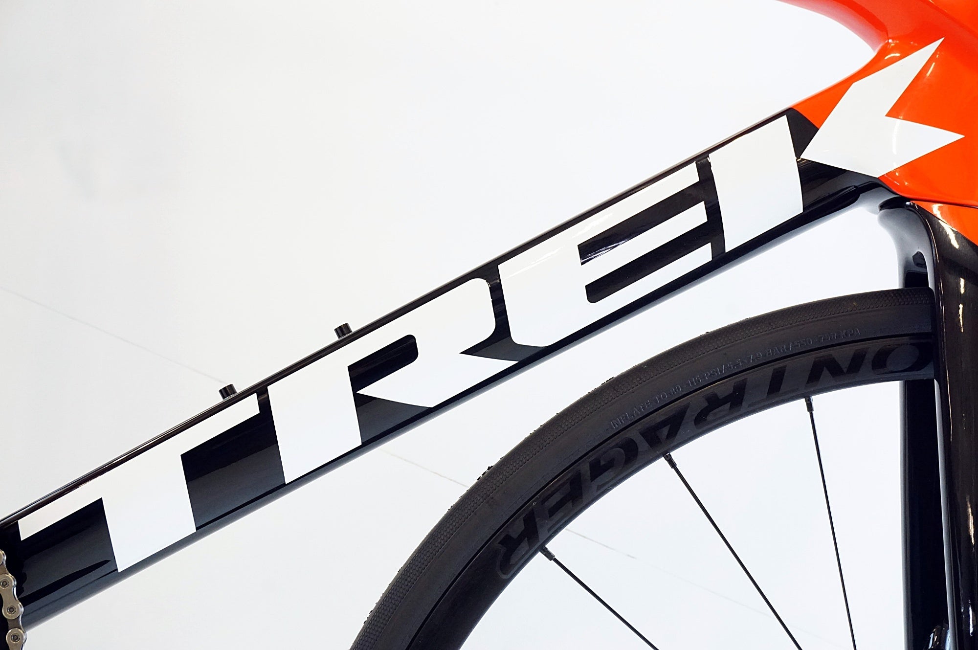 TREK 「トレック」 EMONDA SL6 DISC 2021-2022年モデル ロードバイク