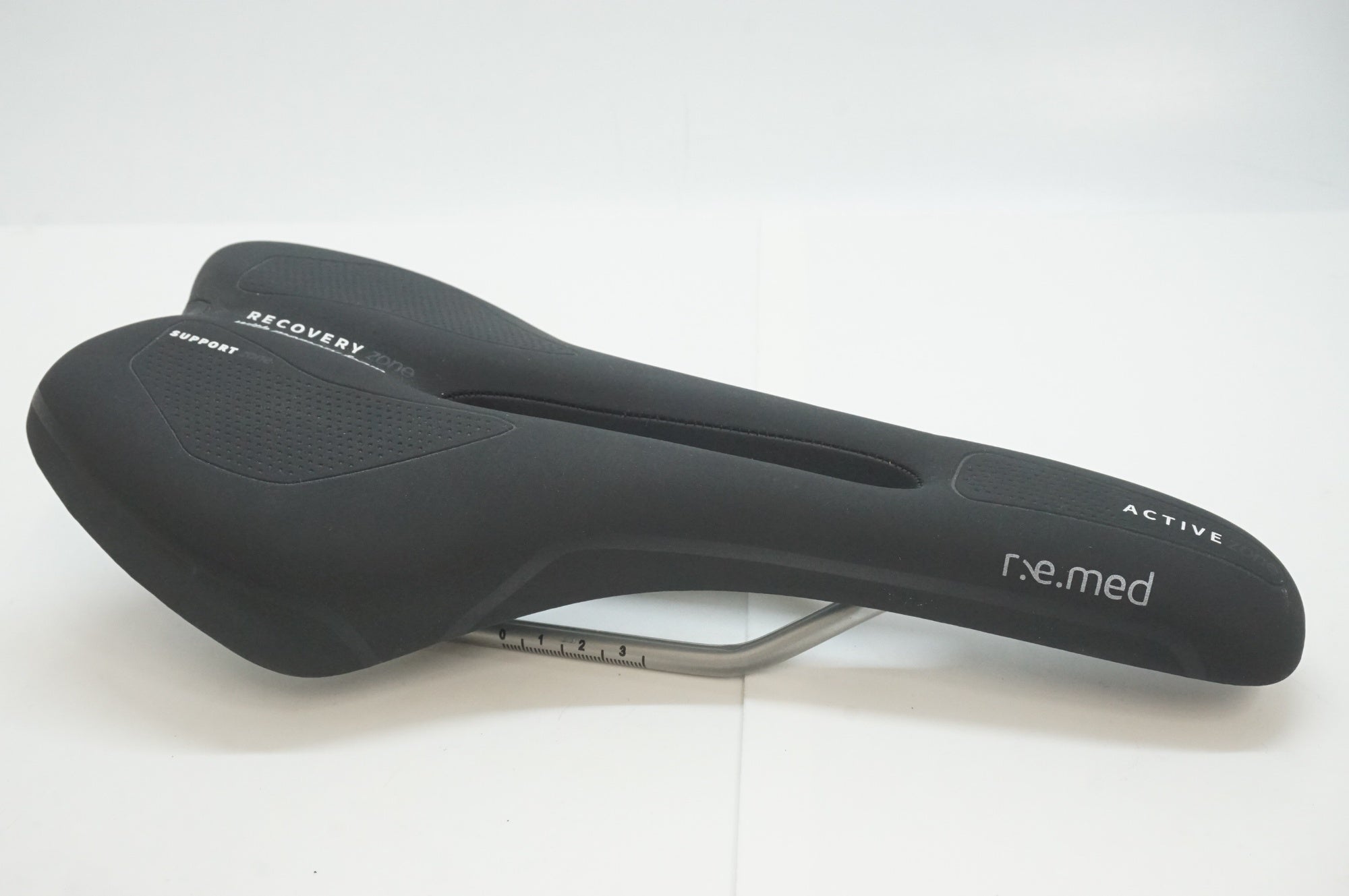 SELLE ROYAL 「セラロイヤル」 R.E.MED サドル / 福岡店