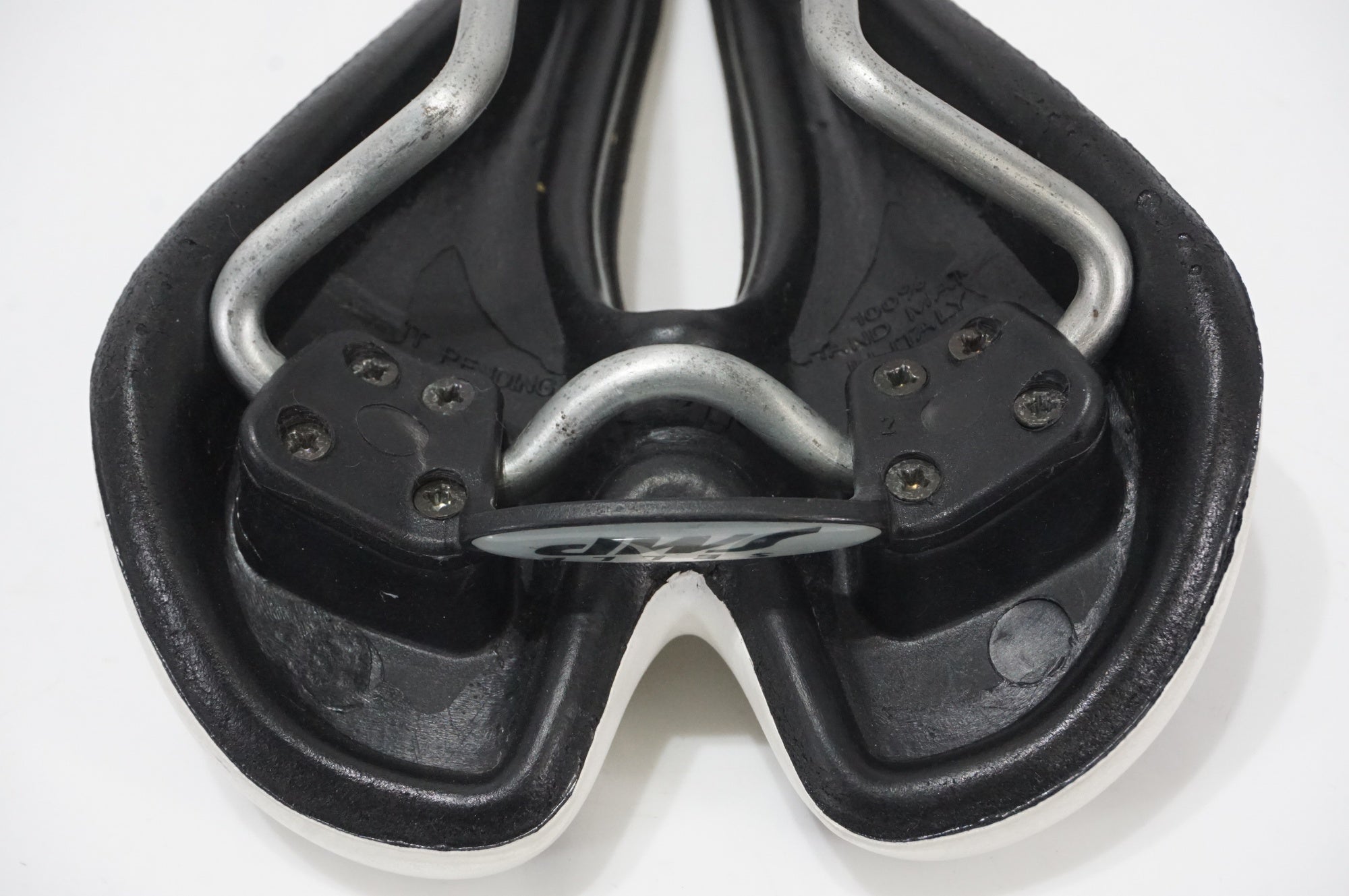 SELLE SMP 「セラエスエムピー」 EXTRA サドル / AKIBA店