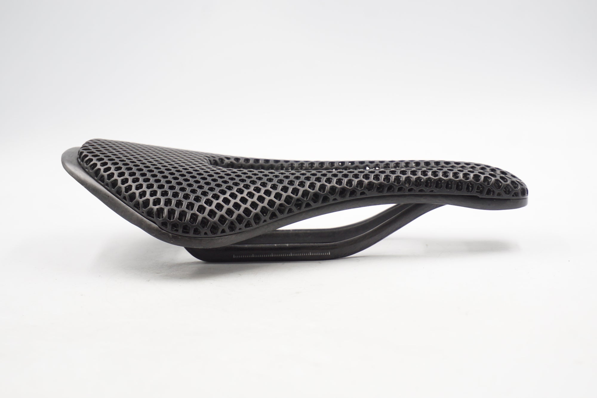 RYET 「リーエト」 AIRCODE 3D サドル / 奈良店