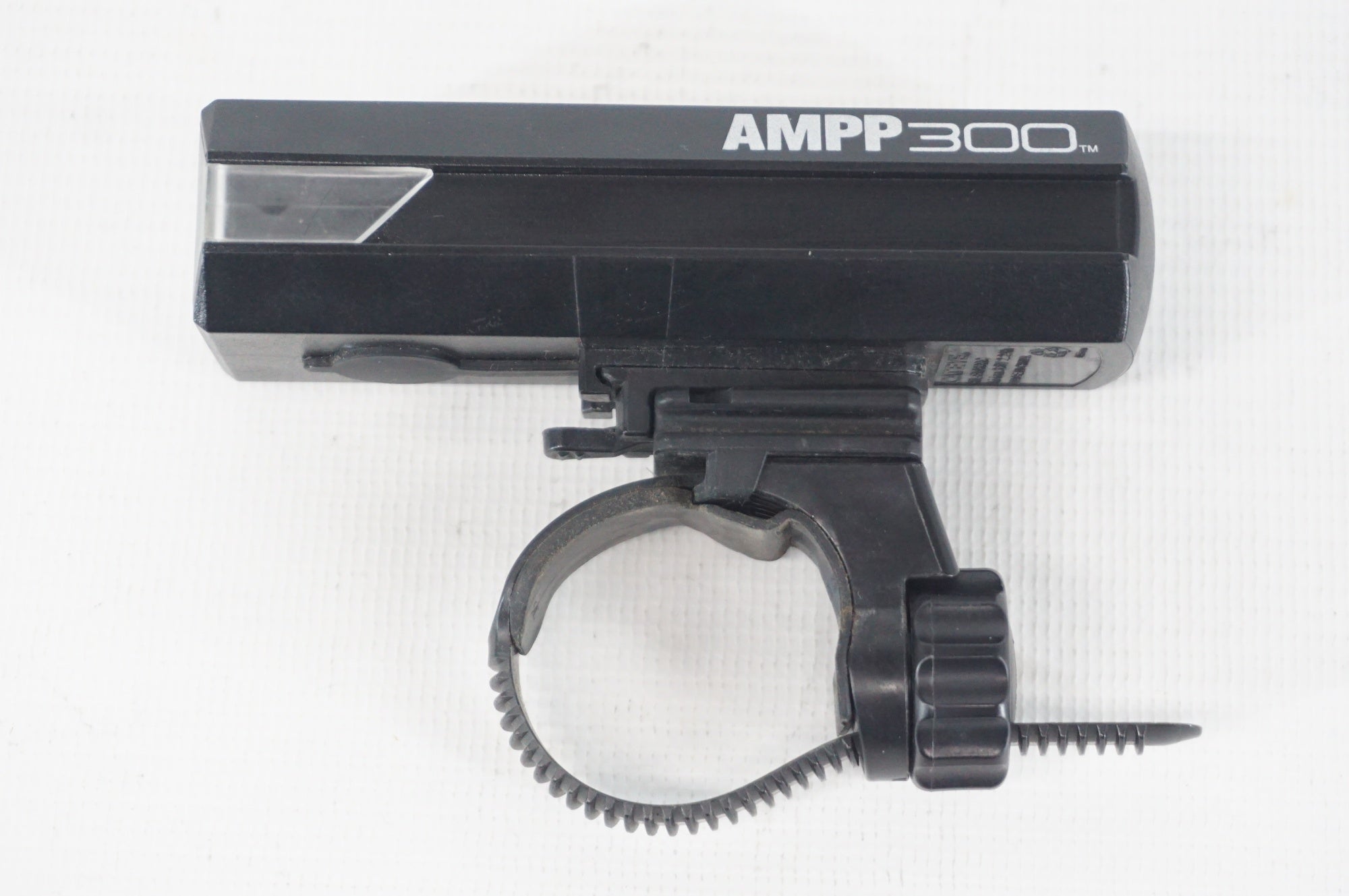 CATEYE 「キャットアイ」 AMPP300 フロントライト / 阪急塚口店