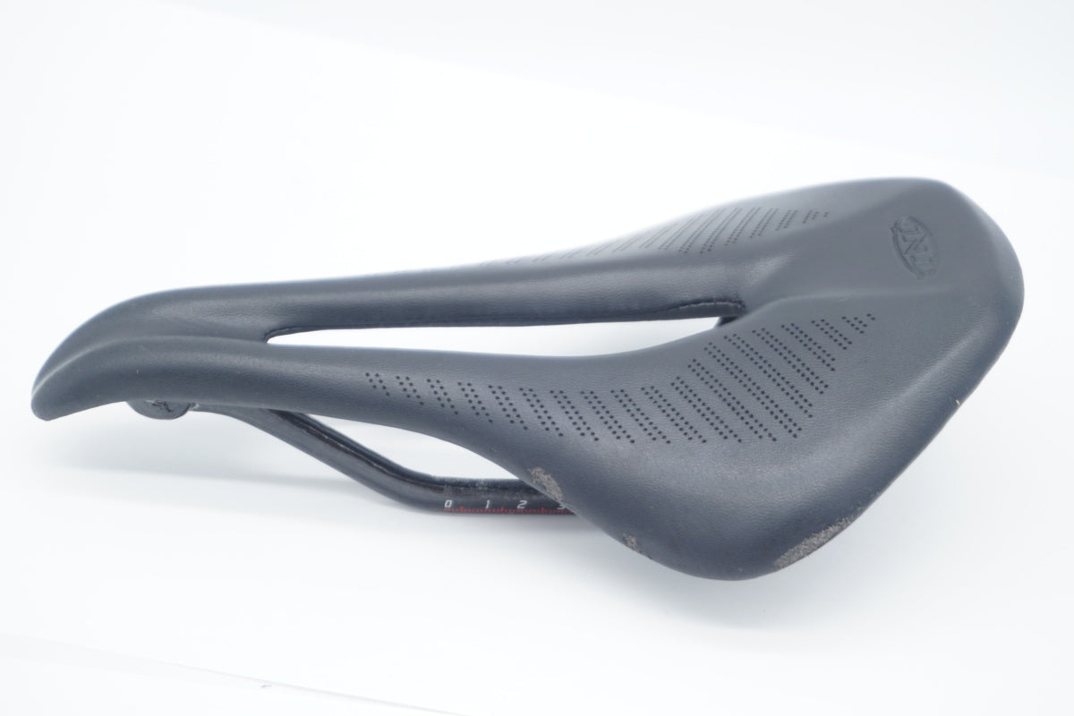 TNI 「ティーエヌアイ」 LITEFLY サドル / 滋賀大津店