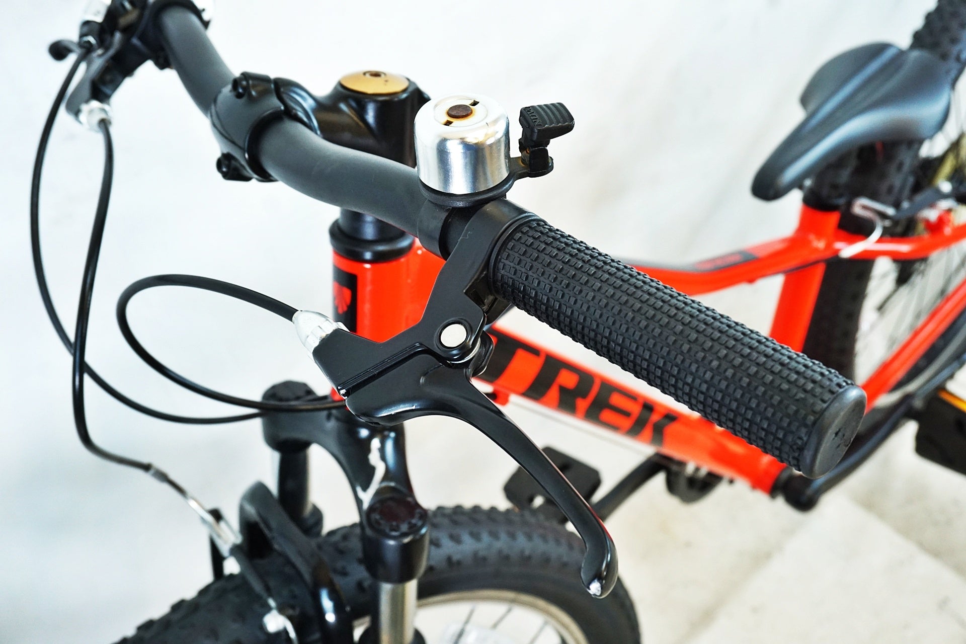 TREK 「トレック」 PRECALIBER24 2023年モデル キッズバイク / 有明ガーデン店