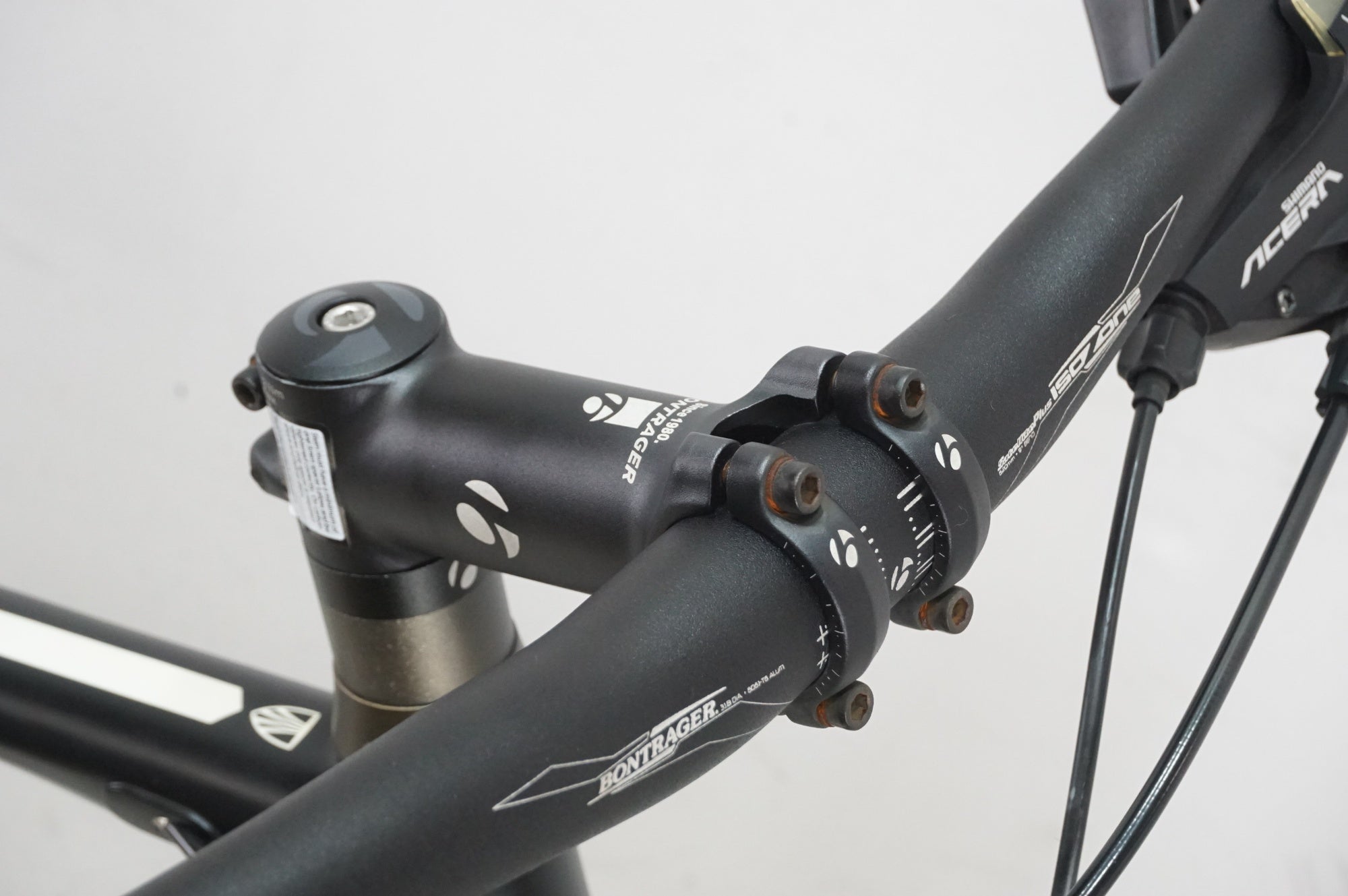 TREK 「トレック」 7.4FX 2015年モデル カスタム クロスバイク / 大宮