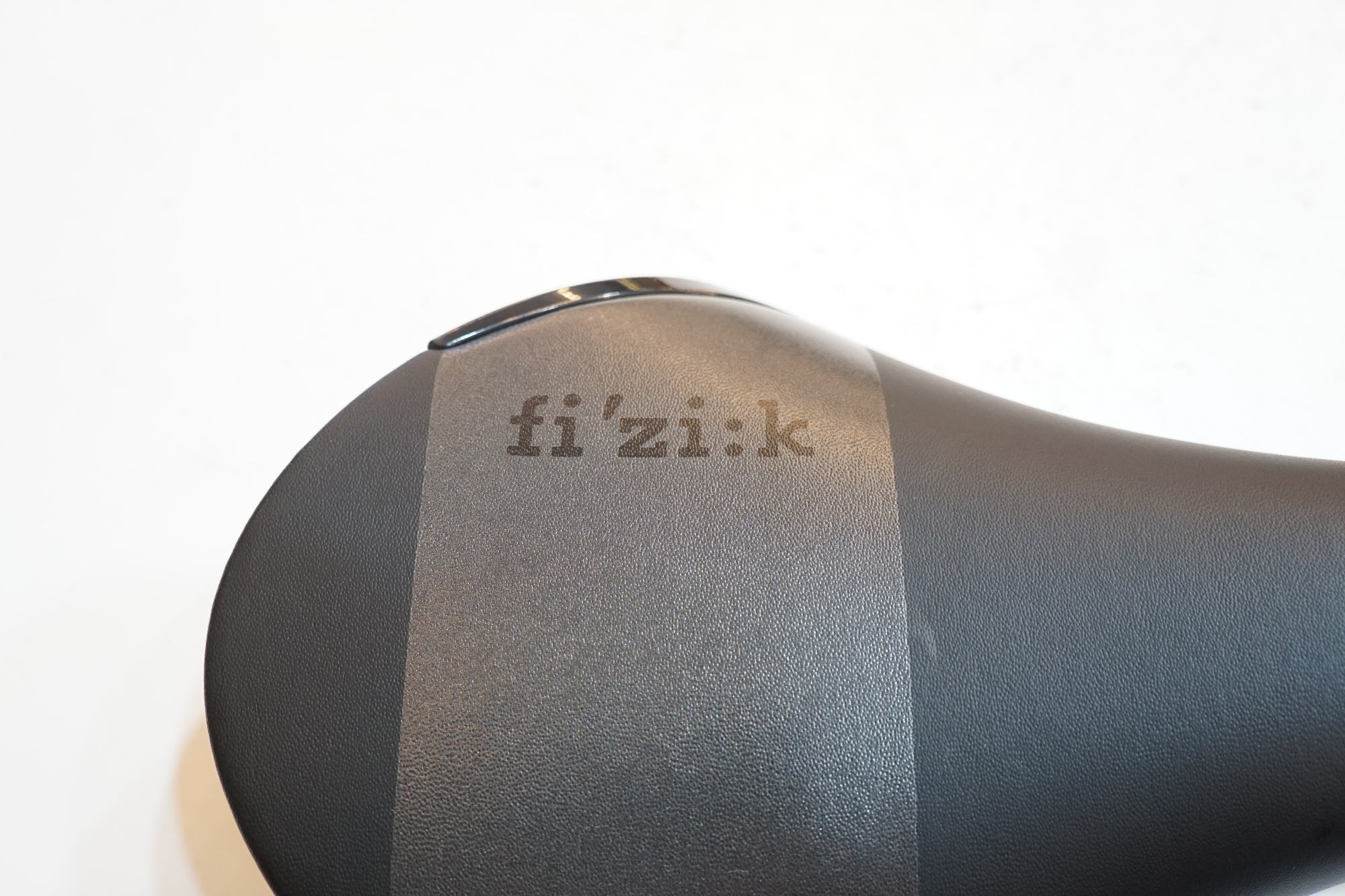 FIZIK 「フィジーク」 ALIANTE KIUM サドル / バイチャリ浦和ベース