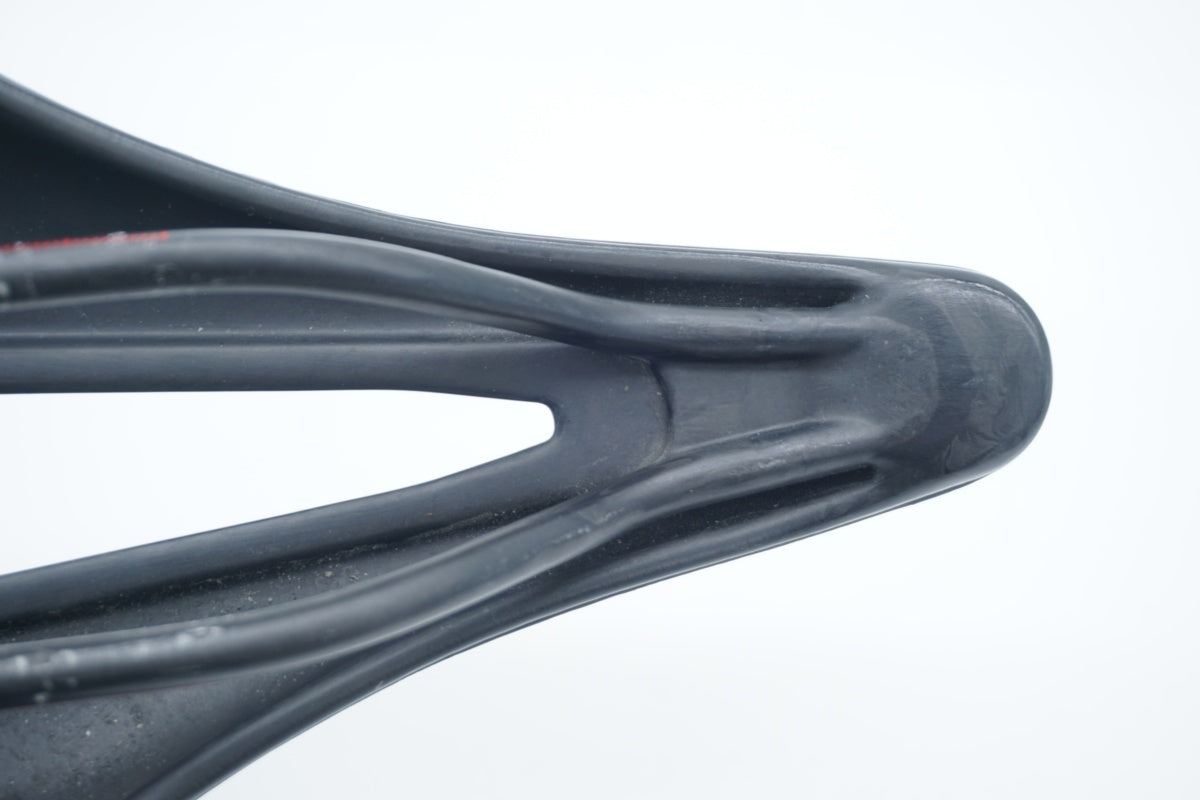 TNI 「ティーエヌアイ」 LITE FLY 3D サドル / 滋賀大津店